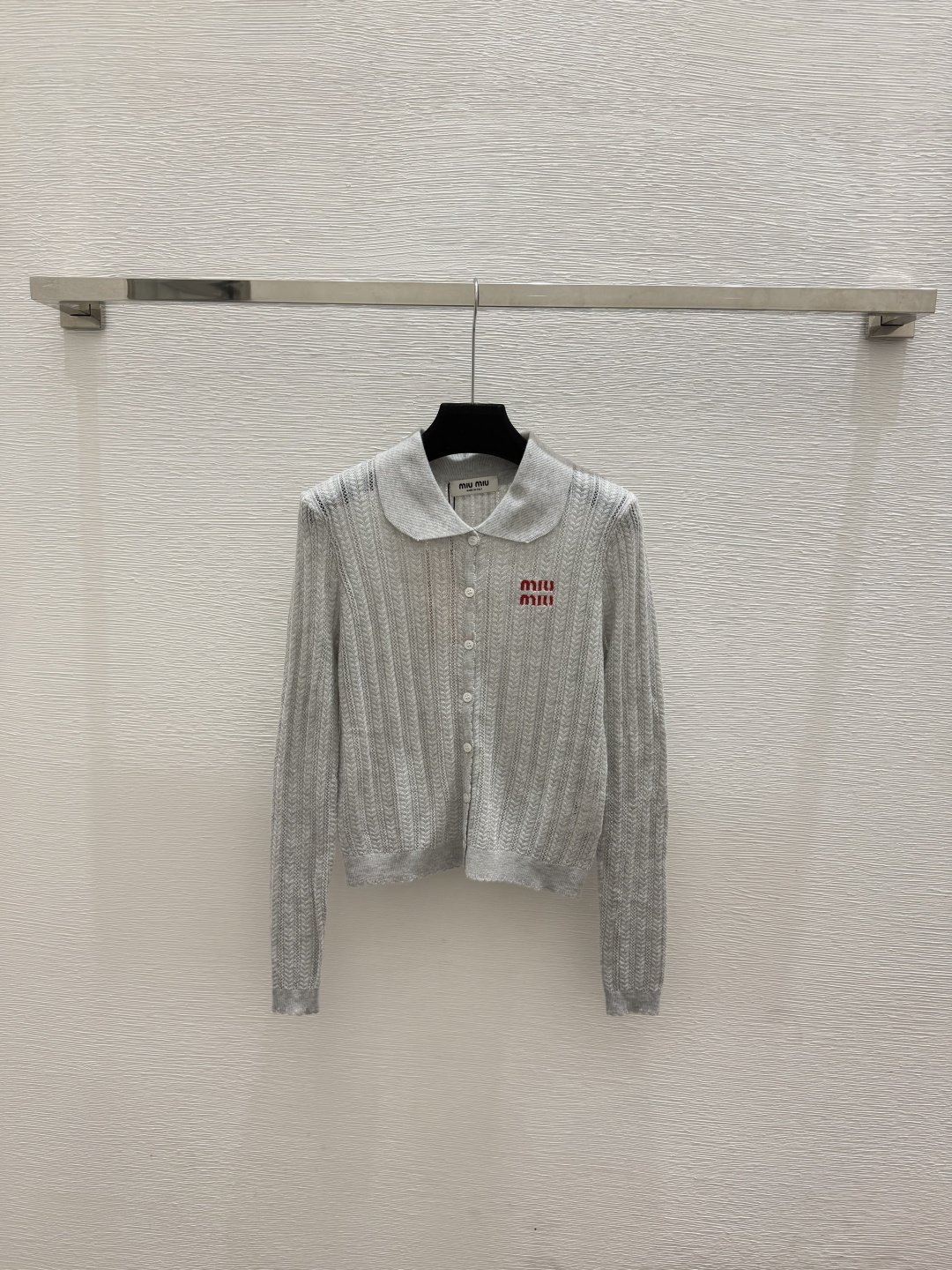 🆕M家🆕  春夏新款 纯色翻领针织长袖开衫颜色：杏色 灰色尺码：36.38.40
