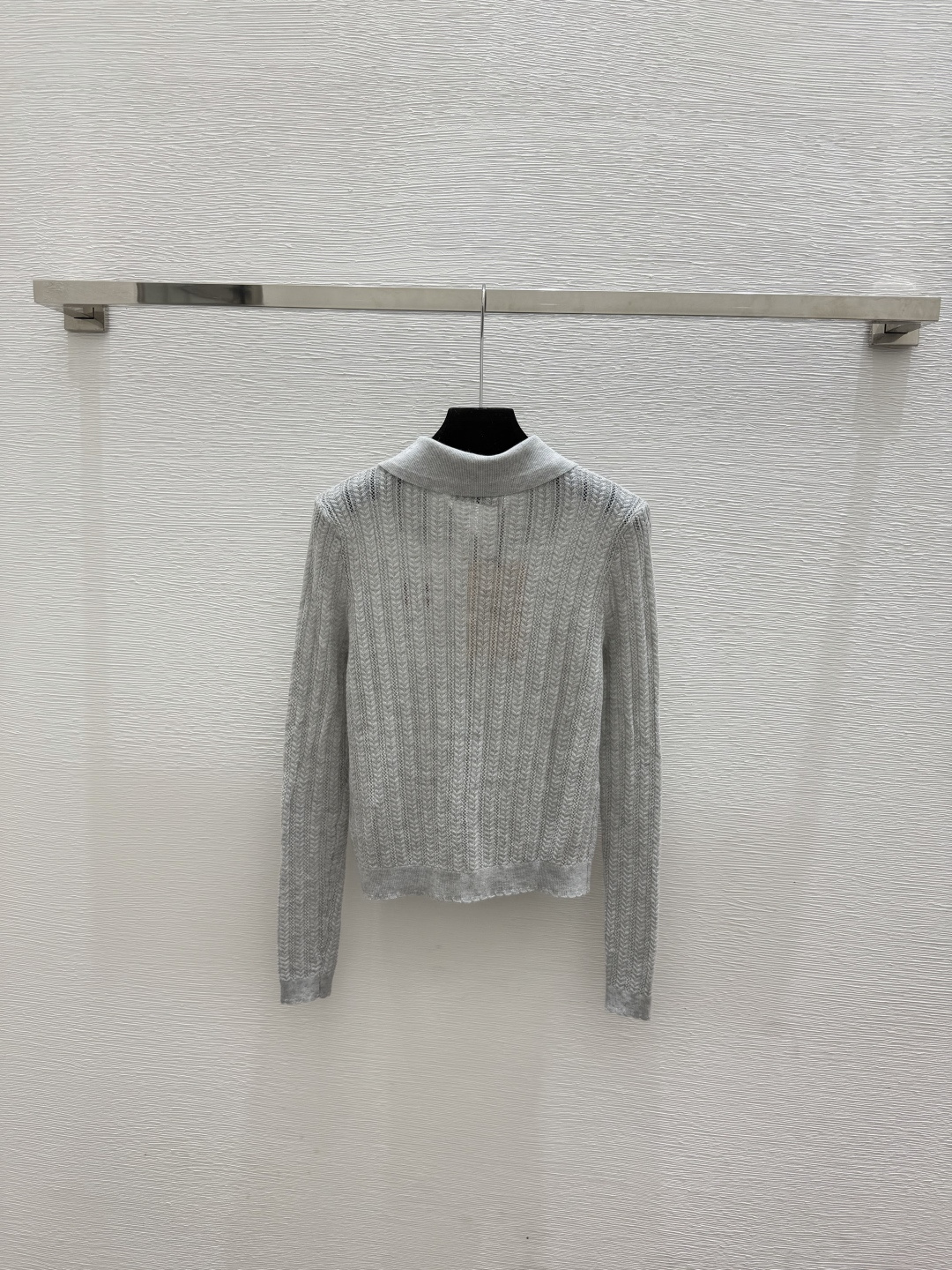 🆕M家🆕  春夏新款 纯色翻领针织长袖开衫颜色：杏色 灰色尺码：36.38.40