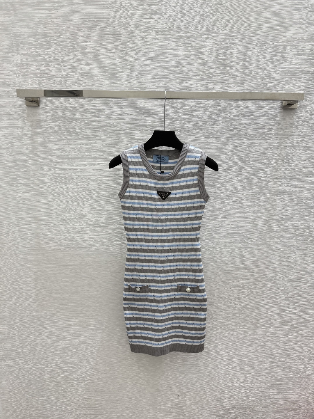 🆕P家🆕  春夏新款 紫色条纹圆领针织背心裙颜色：灰色尺码：36.38.40