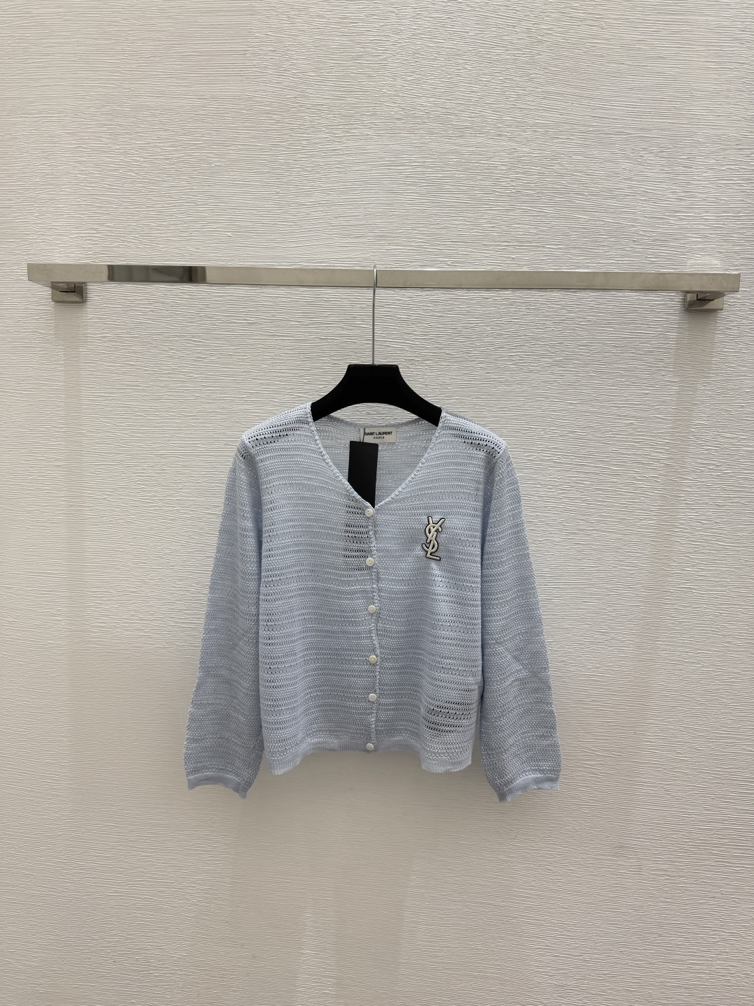 🆕Y家🆕  春夏新款 纯色简约V领针织长袖开衫颜色：白色 蓝色尺码：36.38.40