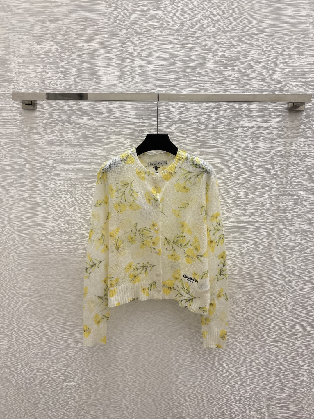 🆕D家🆕  春夏新款 撞色花卉圆领针织长袖开衫颜色：黄色尺码：36.38.40