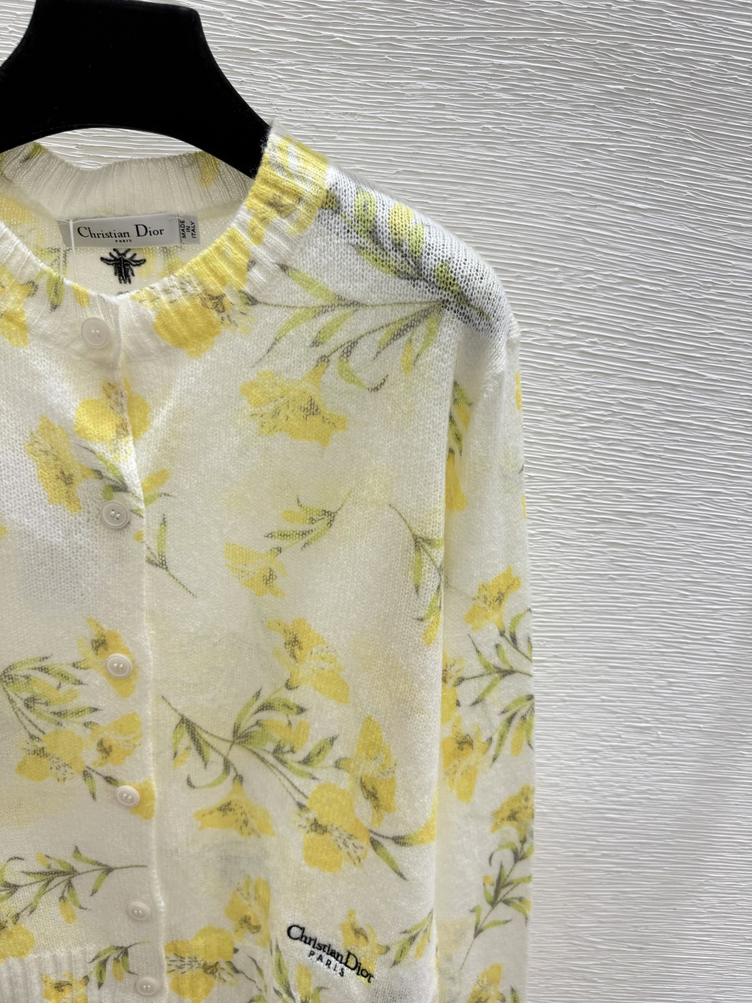 🆕D家🆕  春夏新款 撞色花卉圆领针织长袖开衫颜色：黄色尺码：36.38.40