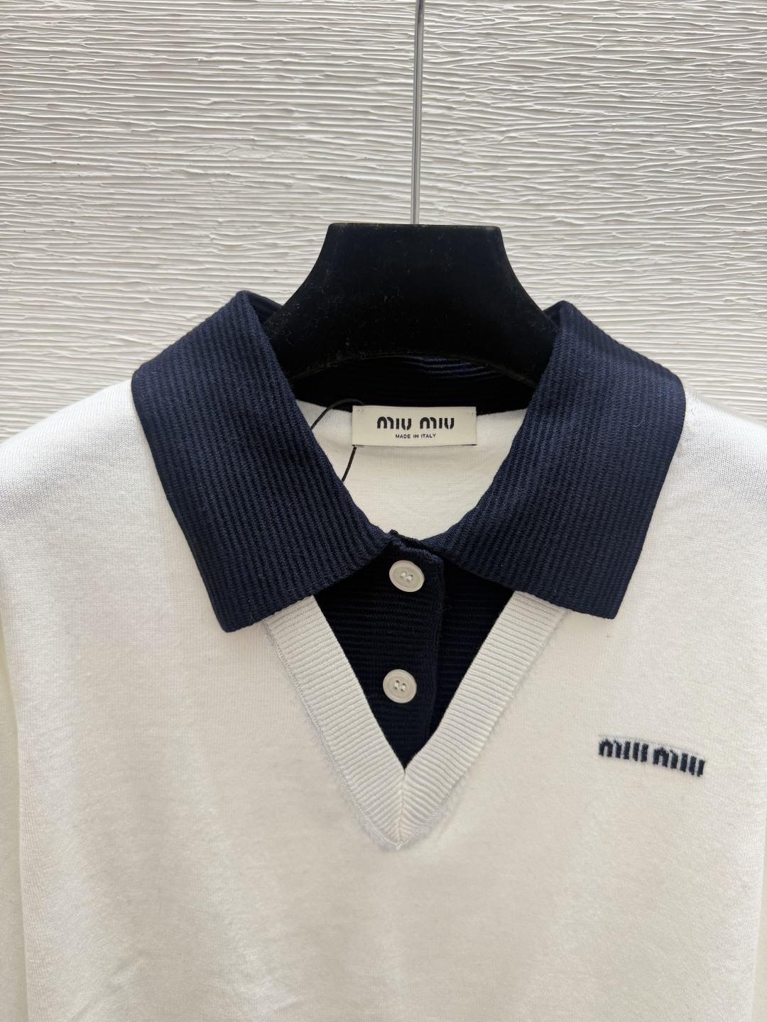 🆕M家🆕  春夏新款 撞色翻领针织长袖颜色：白色 宝蓝尺码：36.38.40