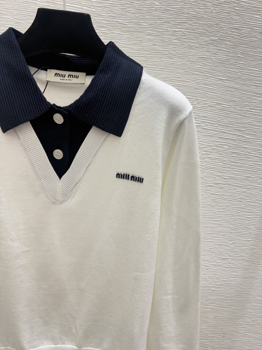 🆕M家🆕  春夏新款 撞色翻领针织长袖颜色：白色 宝蓝尺码：36.38.40