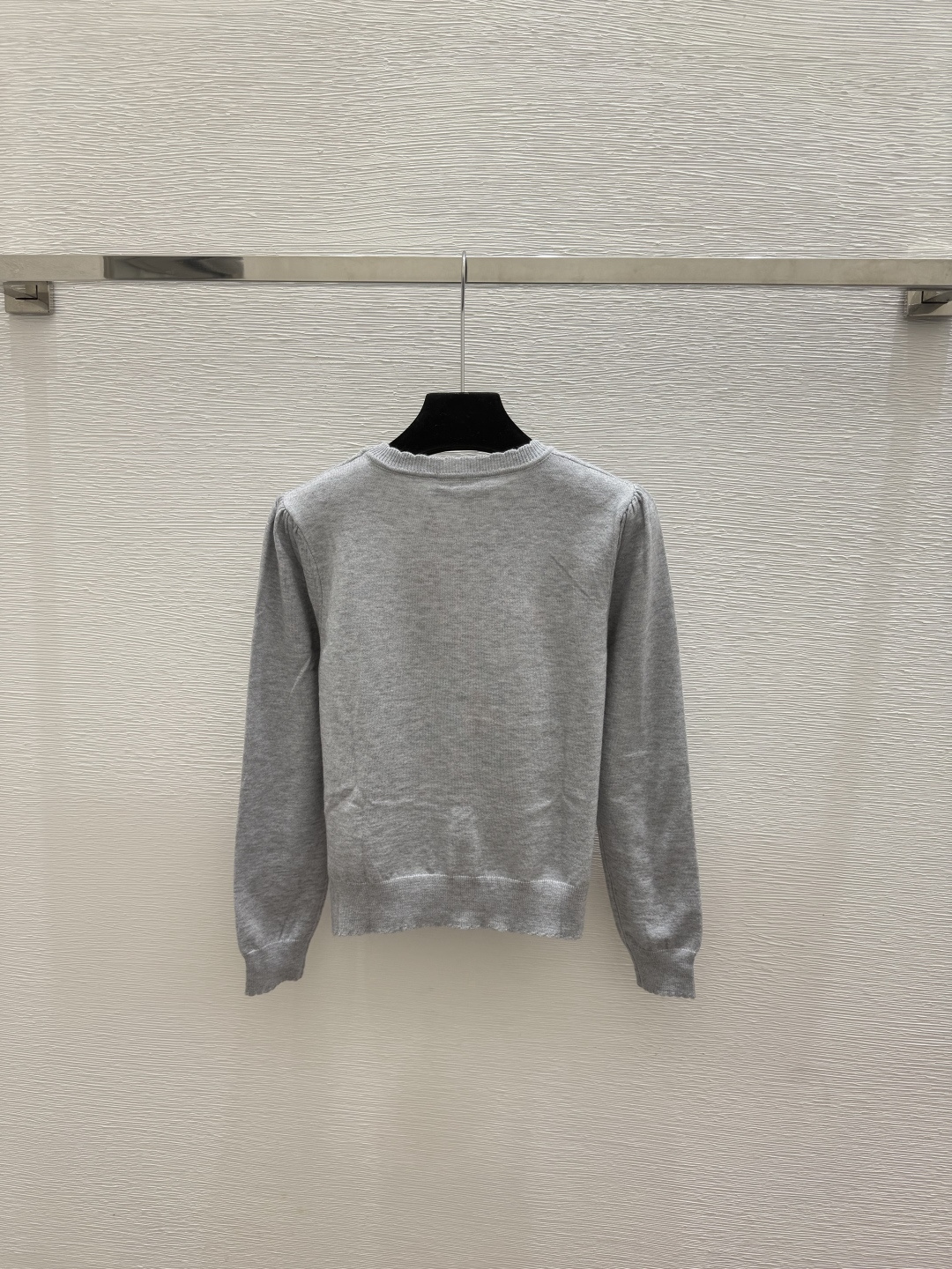 🆕M家🆕  春夏新款 撞色花卉菱格圆领针织长袖颜色：灰色 宝蓝尺码：36.38.40