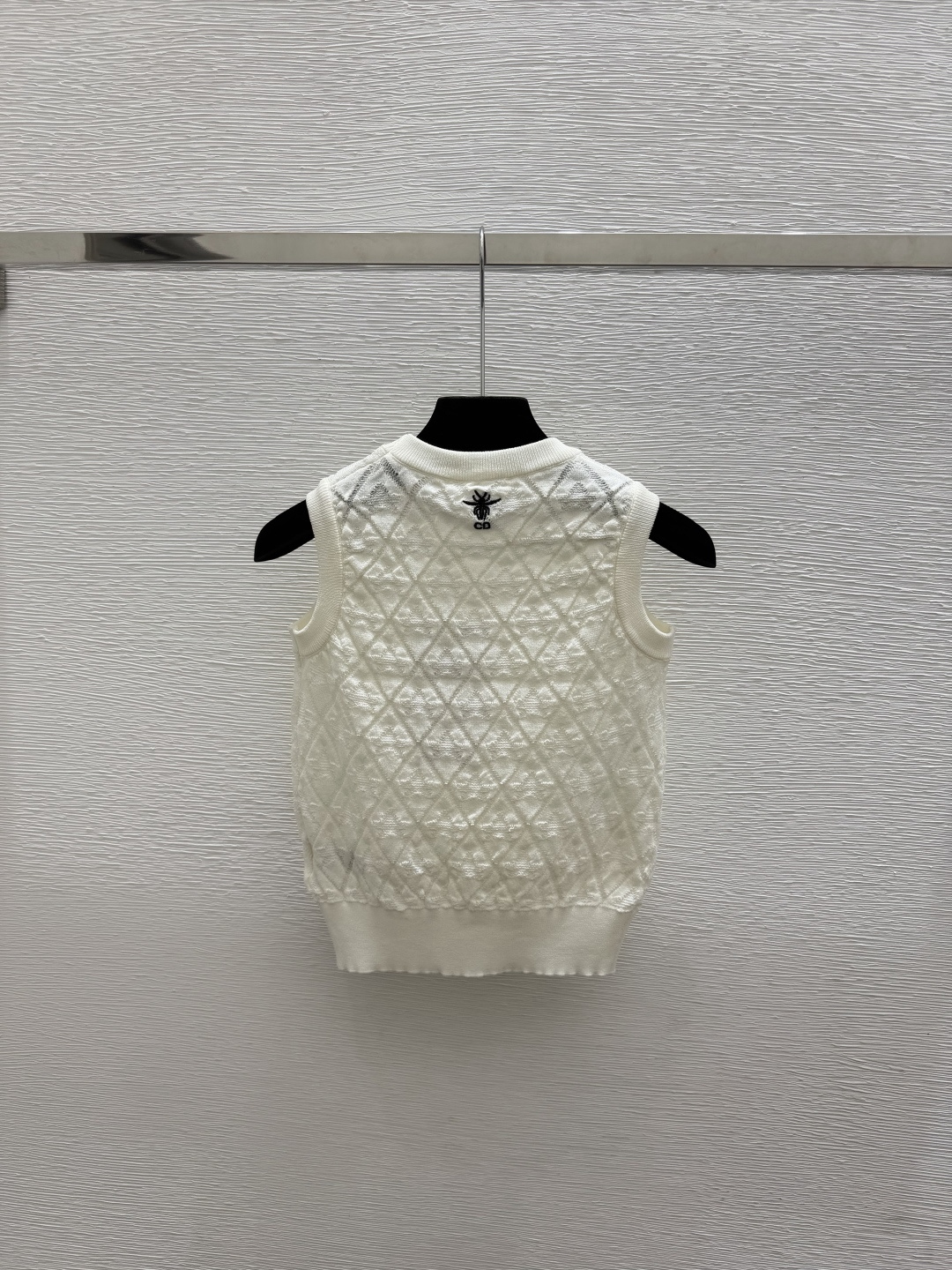 🆕D家🆕  春夏新款 纯色简约圆领针织背心颜色：白色 黄色尺码：36.38.40