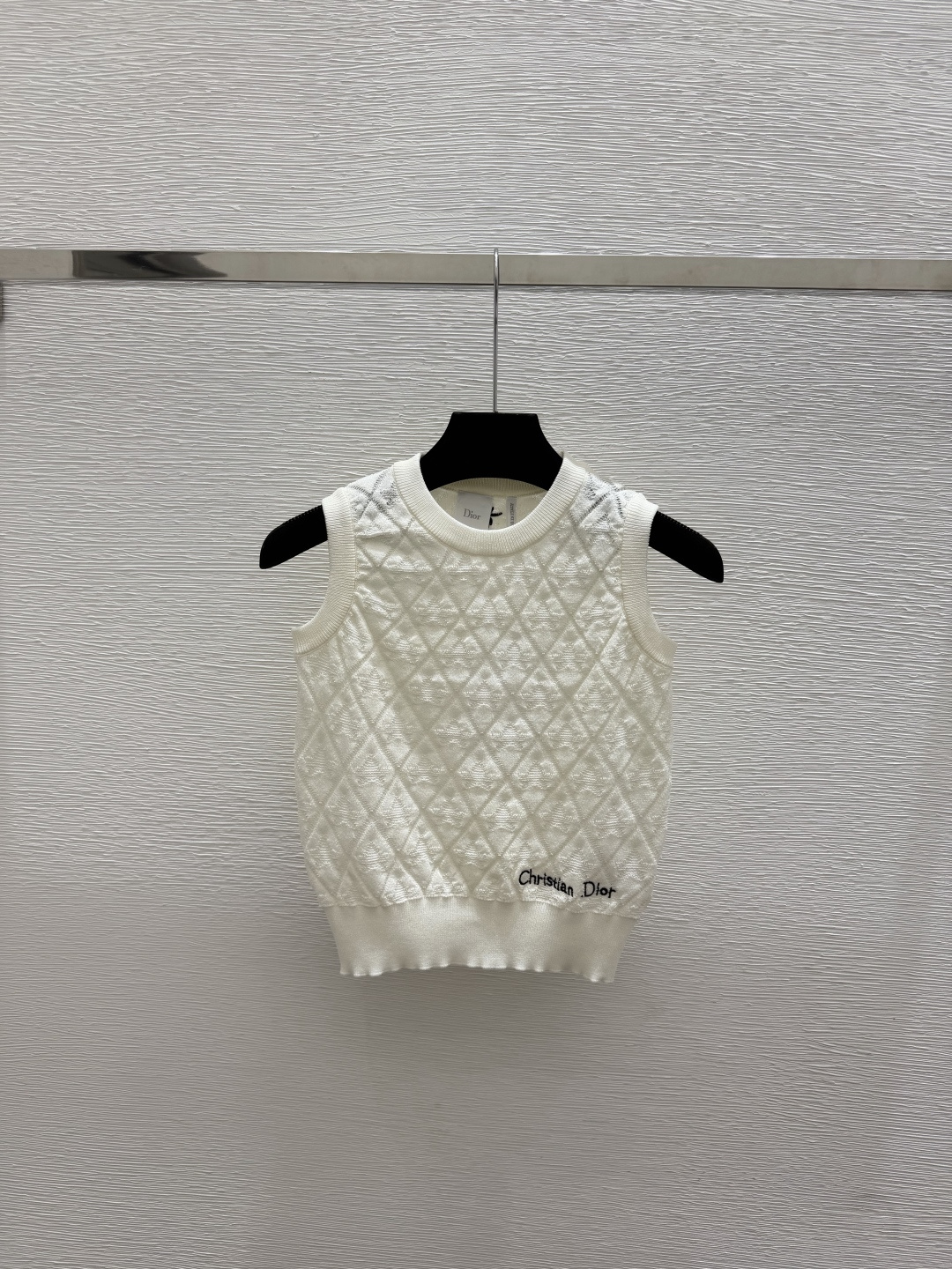 🆕D家🆕  春夏新款 纯色简约圆领针织背心颜色：白色 黄色尺码：36.38.40
