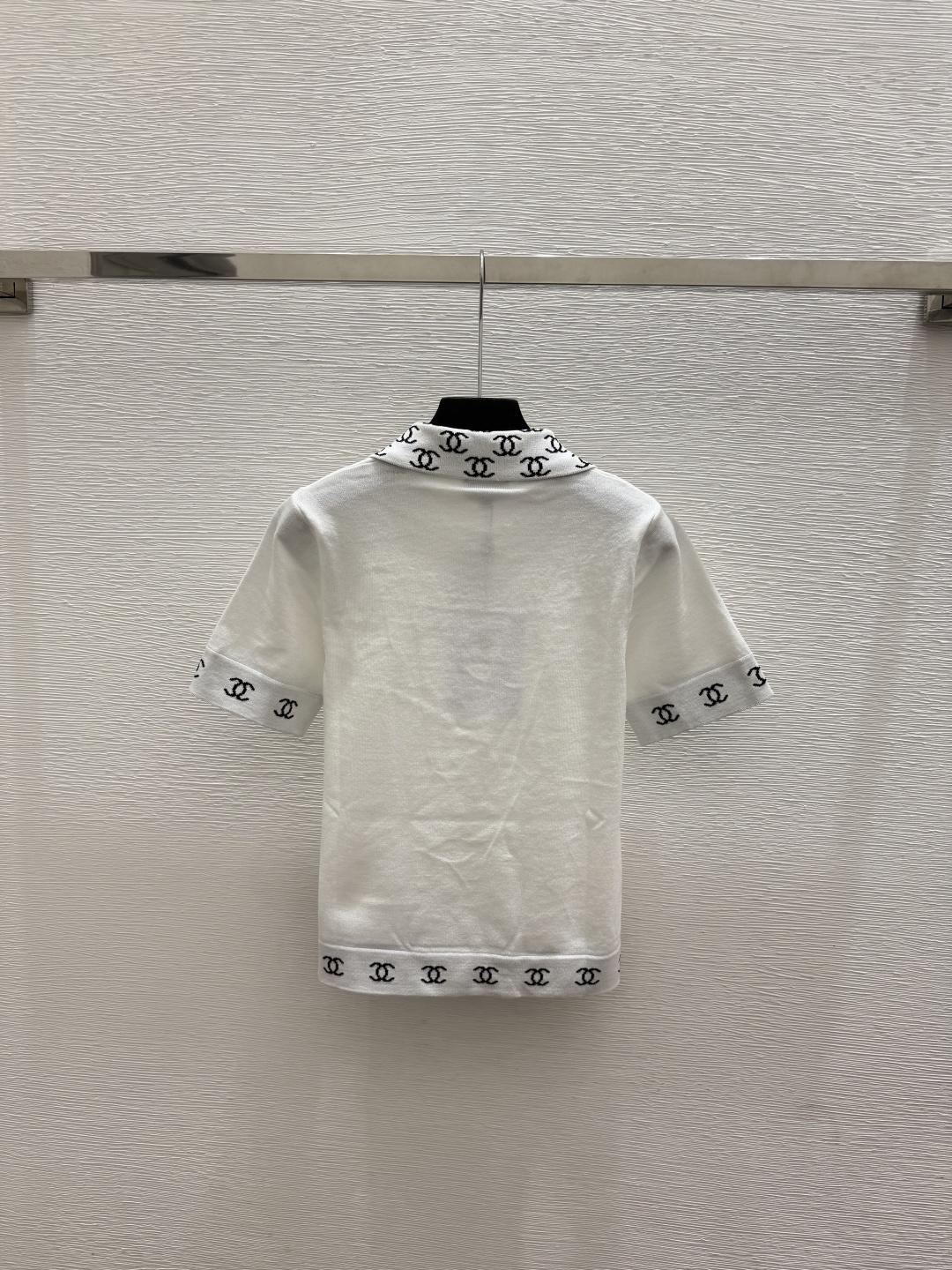 🆕CH家🆕  春夏新款 撞色翻领针织短袖颜色：白色 黑色尺码：36.38.40
