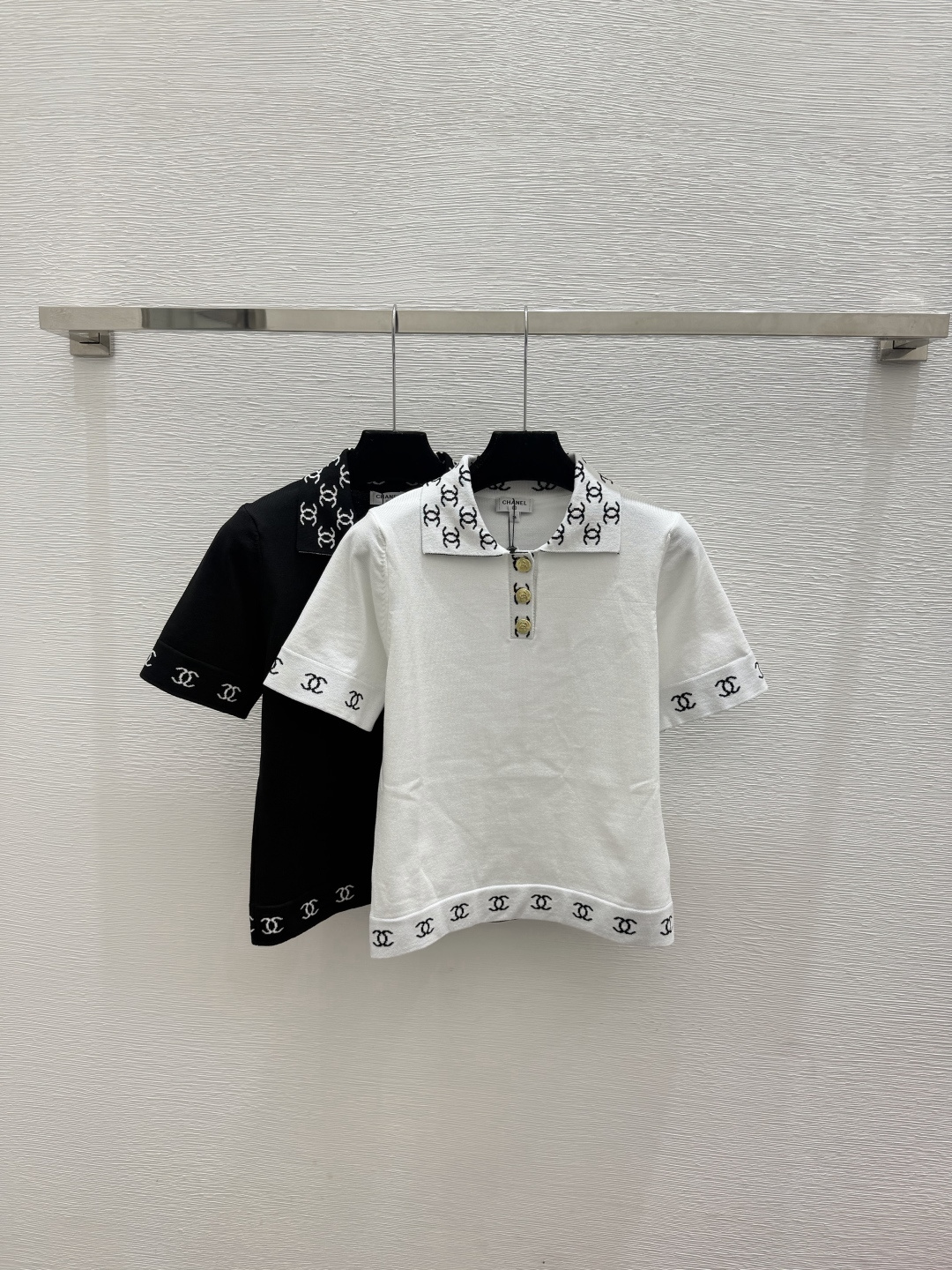 🆕CH家🆕  春夏新款 撞色翻领针织短袖颜色：白色 黑色尺码：36.38.40