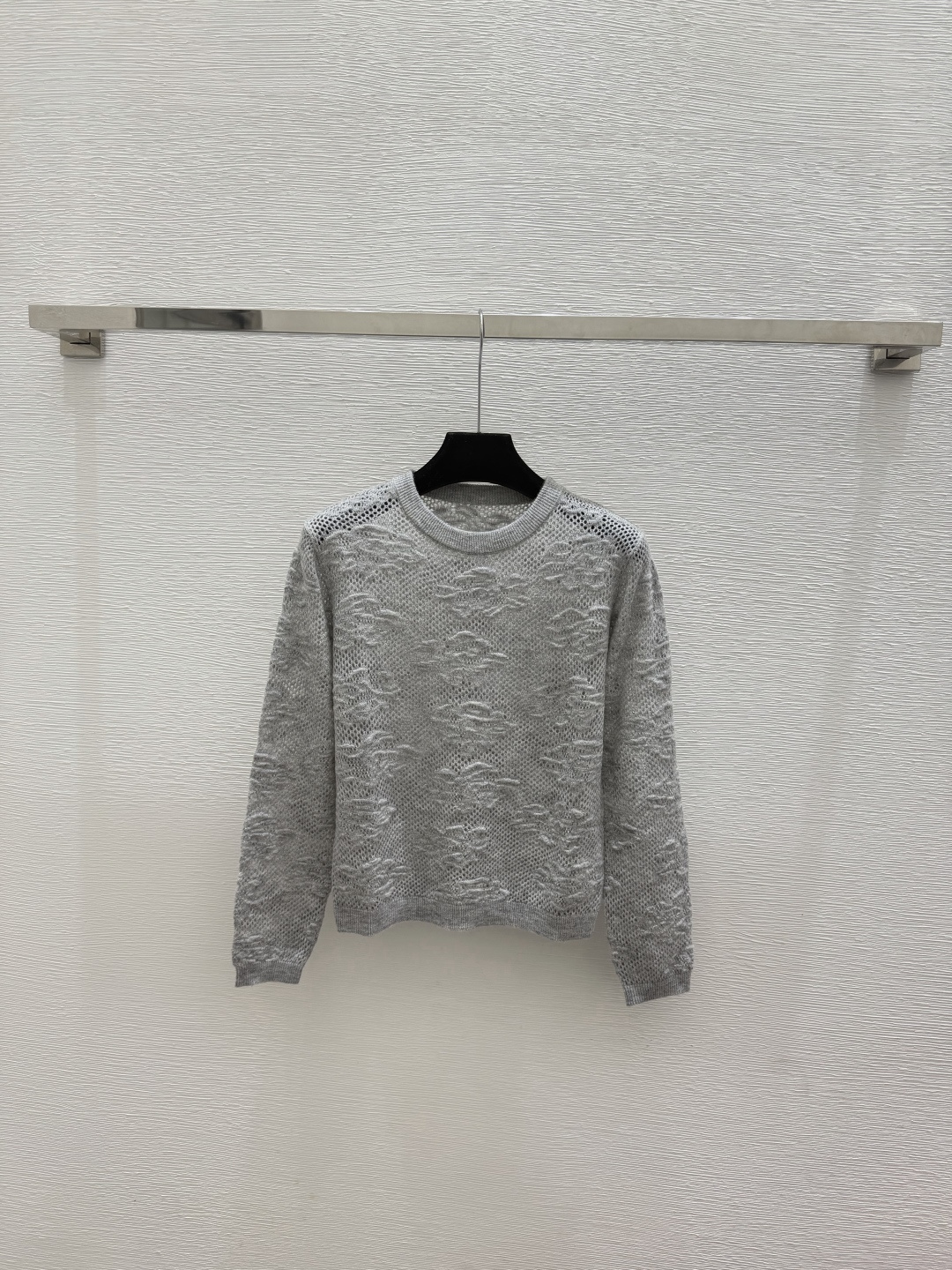 🆕CH家🆕  春夏新款 纯色山茶花圆领针织长袖颜色：灰色尺码：36.38.40