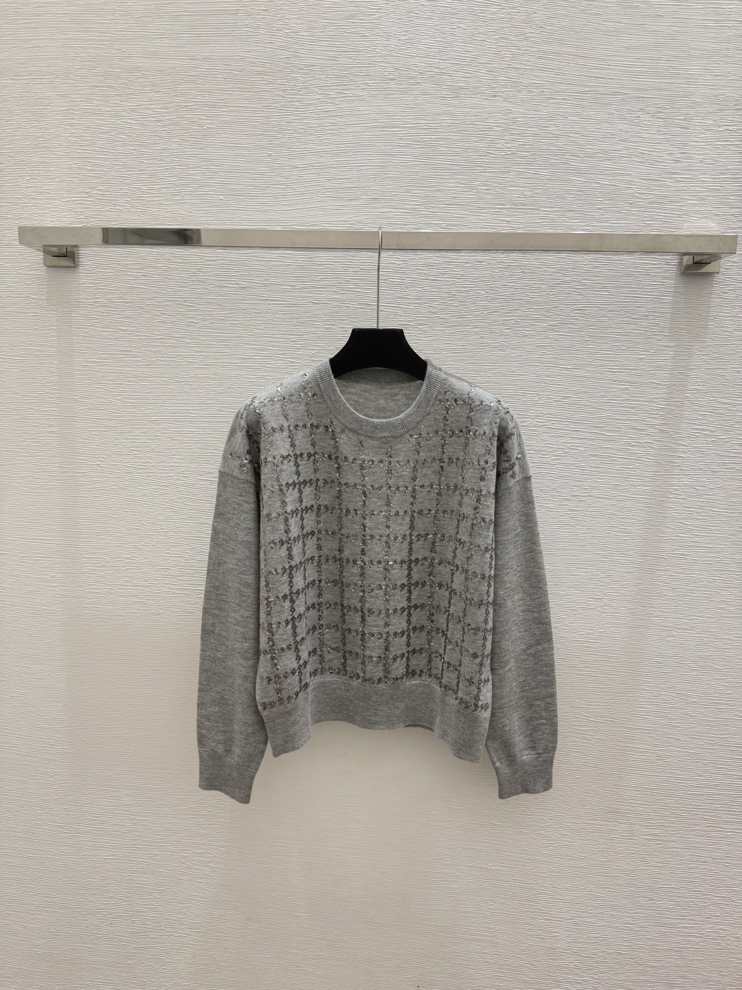 🆕BC家🆕  春夏新款 纯色珠片圆领针织长袖颜色：浅灰 咖啡 深灰尺码：36.38.40