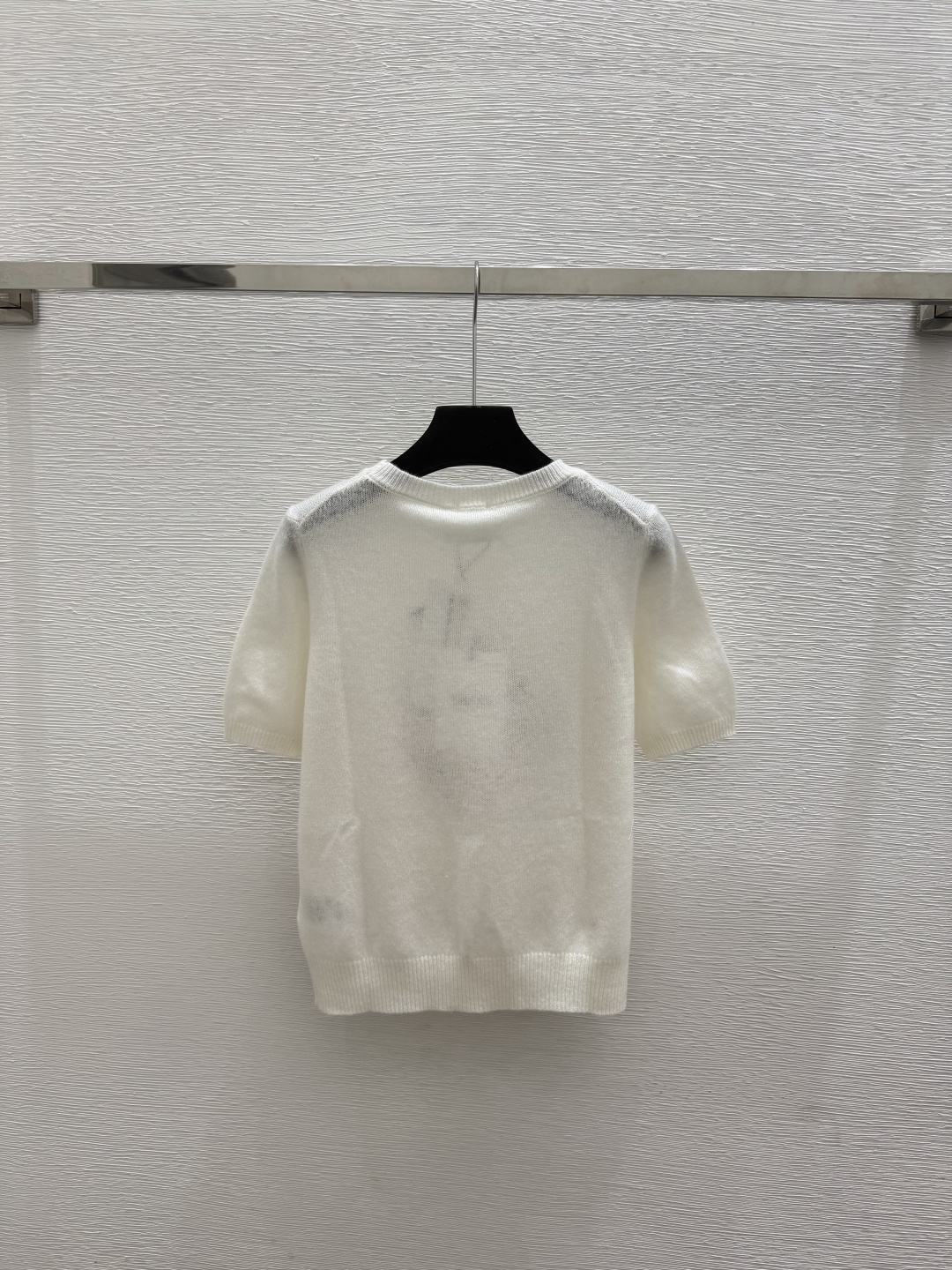 🆕D家🆕  春夏新款 撞色花卉圆领针织短袖颜色：白色 尺码：36.38.40