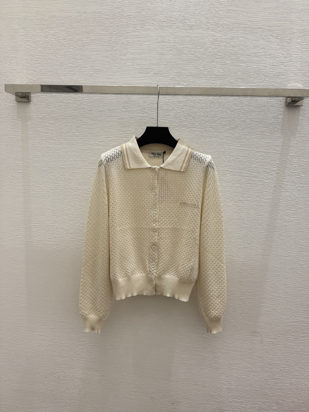 🆕M家🆕  春夏新款 纯色翻领针织长袖开衫颜色：杏色尺码：36.38.40