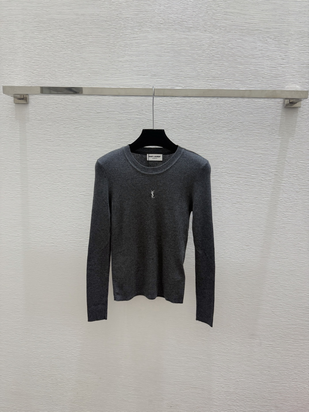 🆕Y家🆕  春夏新款 纯色简约圆领针织长袖颜色：白色 灰色尺码：36.38.40
