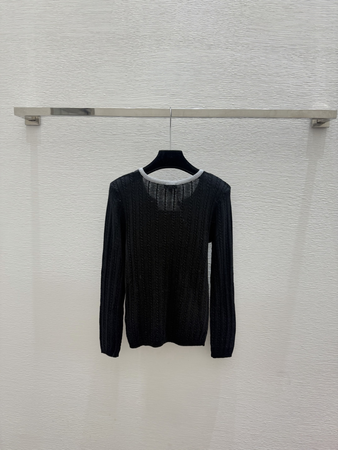 🆕CH家🆕  春夏新款 紫色简约圆领针织长袖颜色：白色 黑色尺码：36.38.40