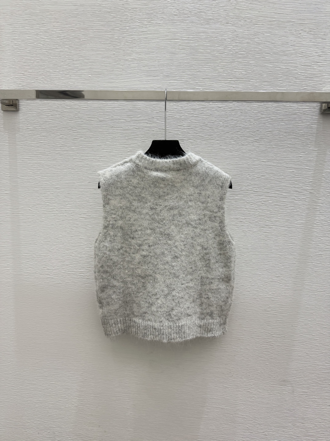 🆕CH家🆕  春夏新款 紫色花卉圆领针织背心颜色：杏色 灰色尺码：36.38.40