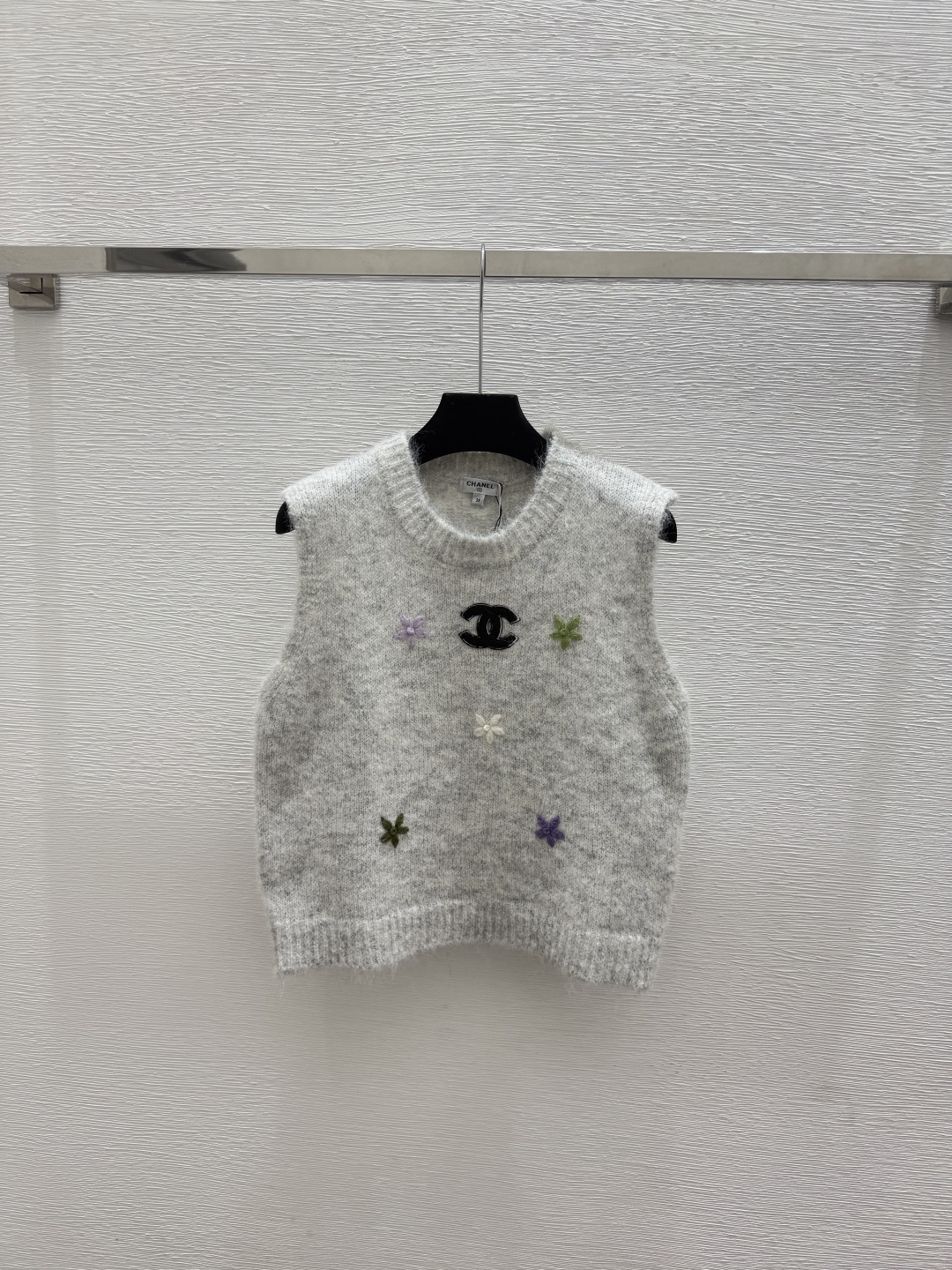 🆕CH家🆕  春夏新款 紫色花卉圆领针织背心颜色：杏色 灰色尺码：36.38.40
