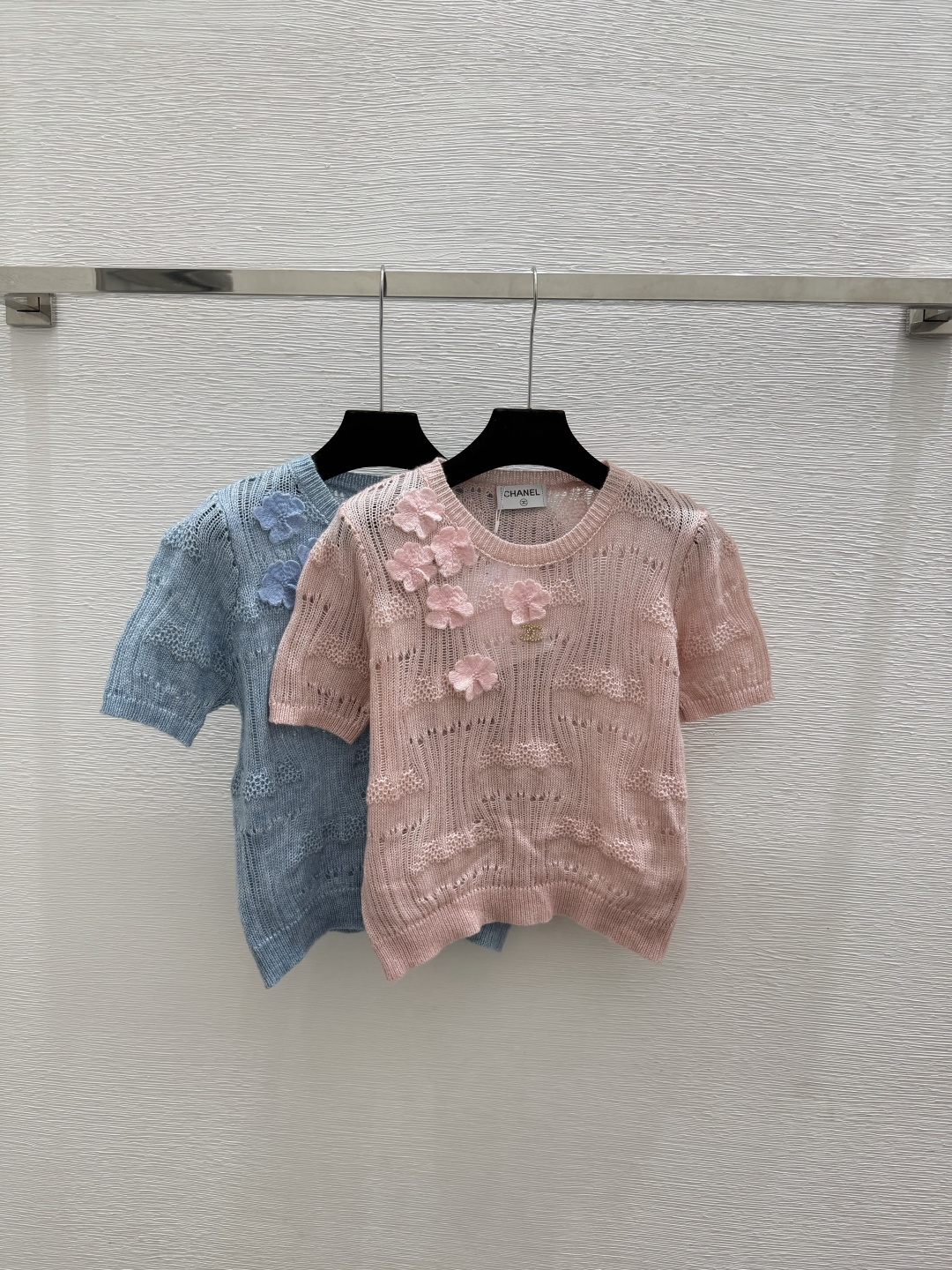 🆕CH家🆕  春夏新款  纯色花卉圆领针织短袖颜色：粉色 蓝色尺码：36.38.40