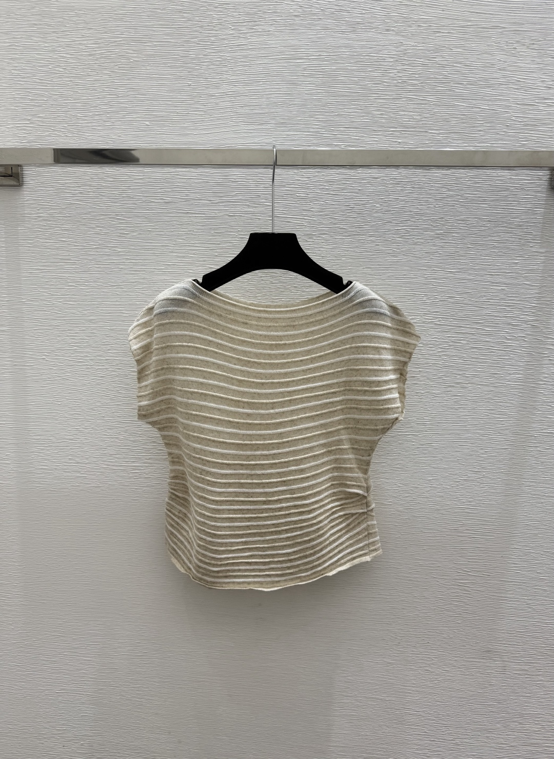 🆕CH家🆕  春夏新款 纯色简约针织短袖颜色：杏色 灰色尺码：36.38.40