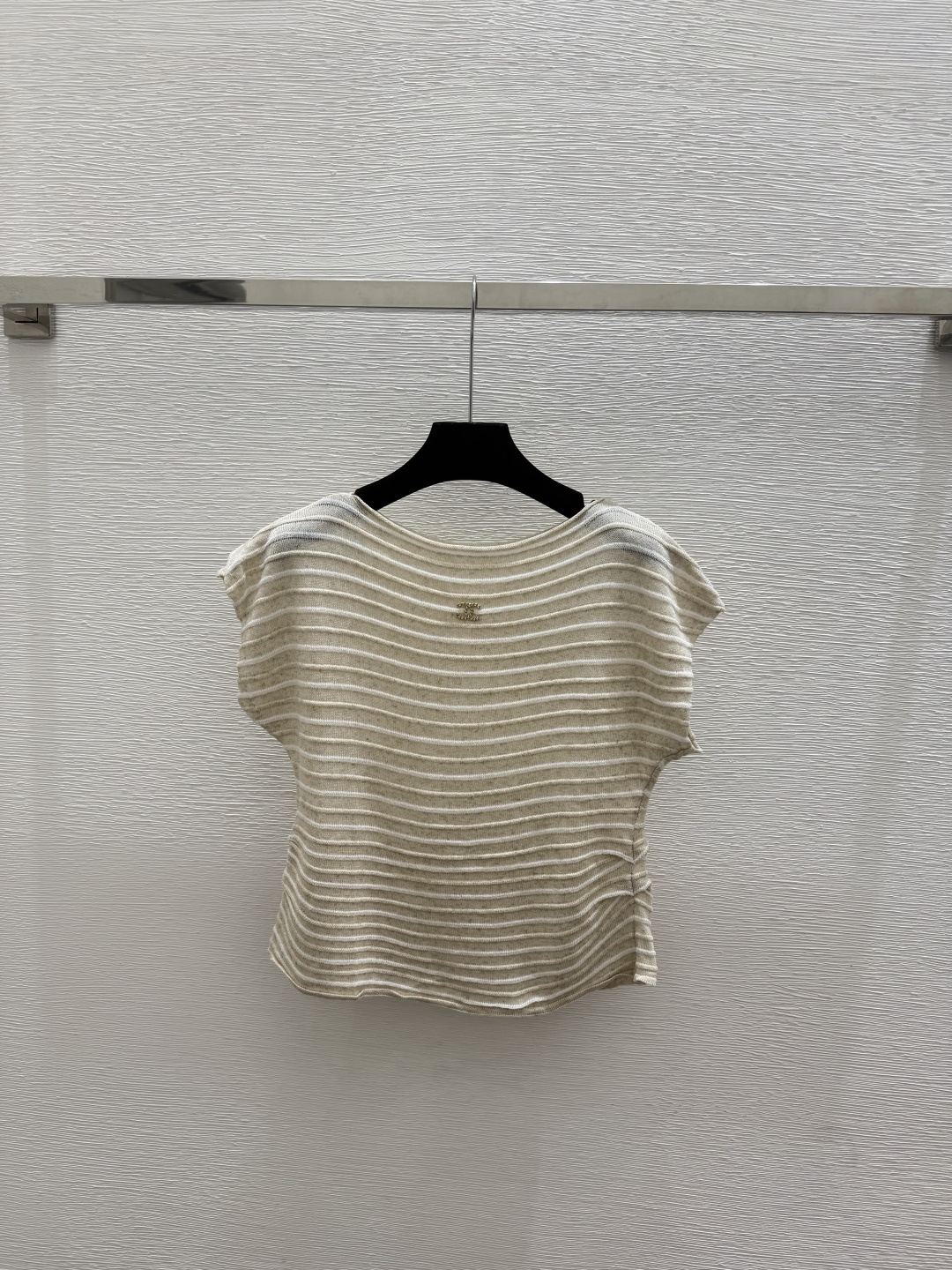 🆕CH家🆕  春夏新款 纯色简约针织短袖颜色：杏色 灰色尺码：36.38.40