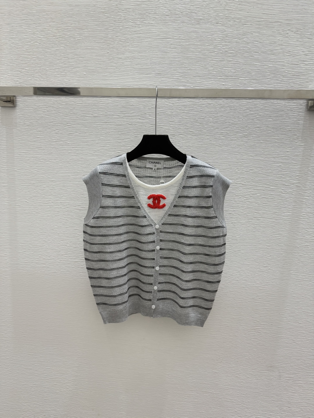 🆕CH家🆕  春夏新款 撞色条纹假两件针织背心颜色：灰色 宝蓝尺码：36.38.40