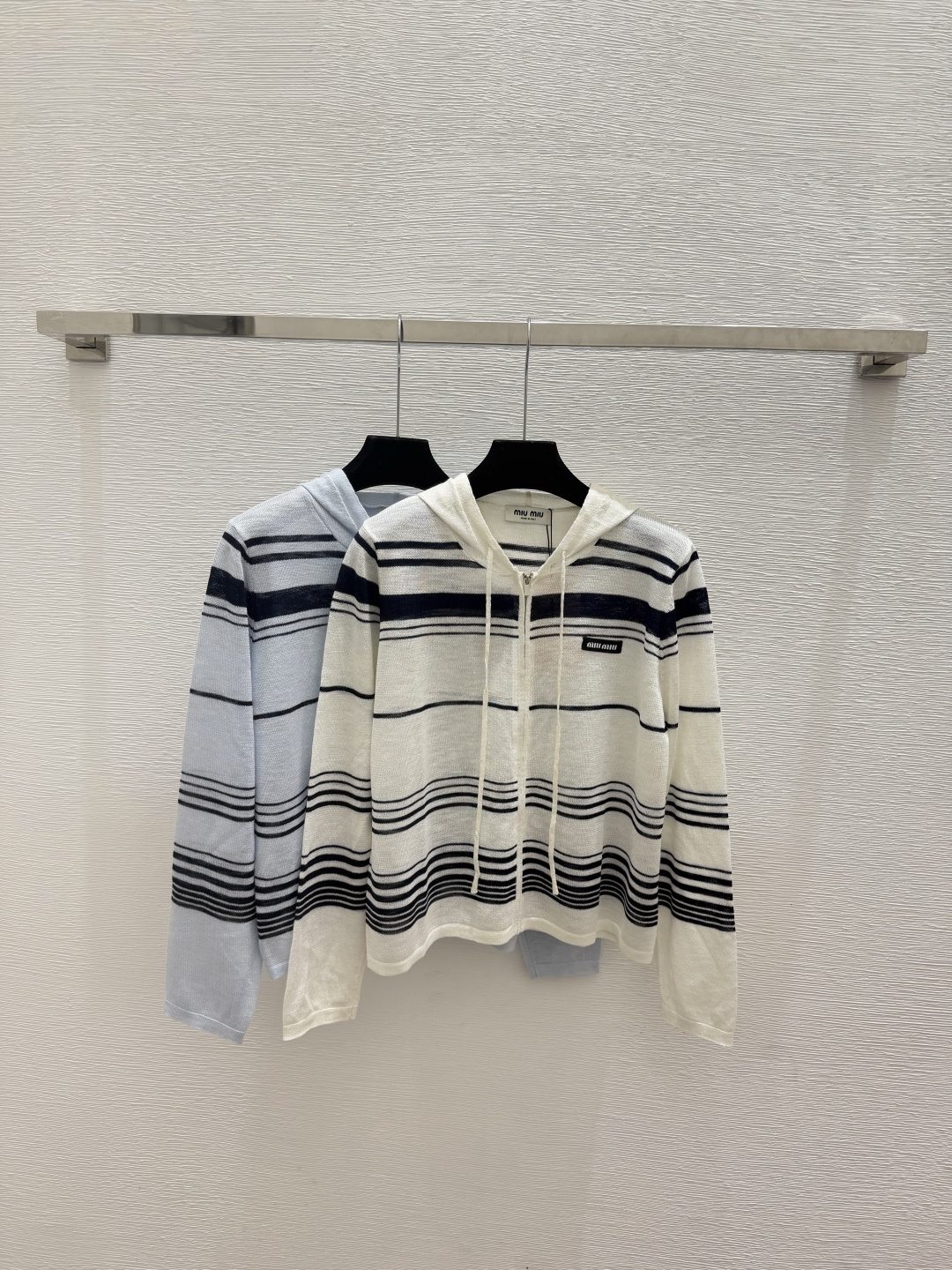 🆕M家🆕  春夏新款 撞色条纹连帽针织长袖开衫颜色：白色 蓝色尺码：36.38.40