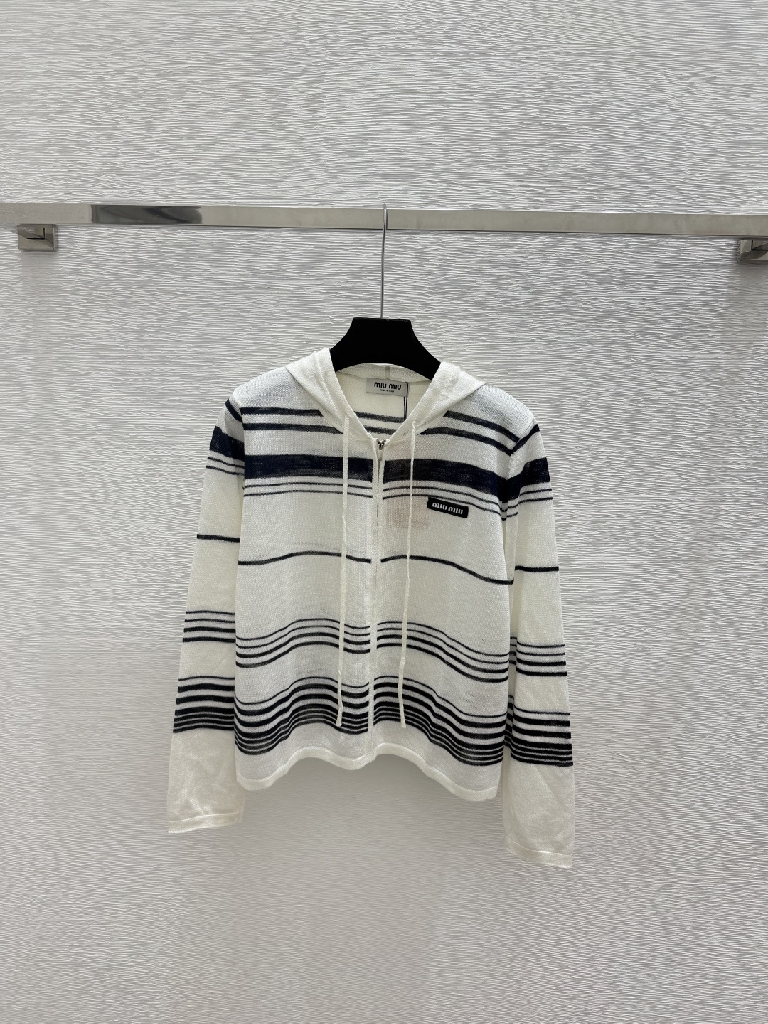 🆕M家🆕  春夏新款 撞色条纹连帽针织长袖开衫颜色：白色 蓝色尺码：36.38.40