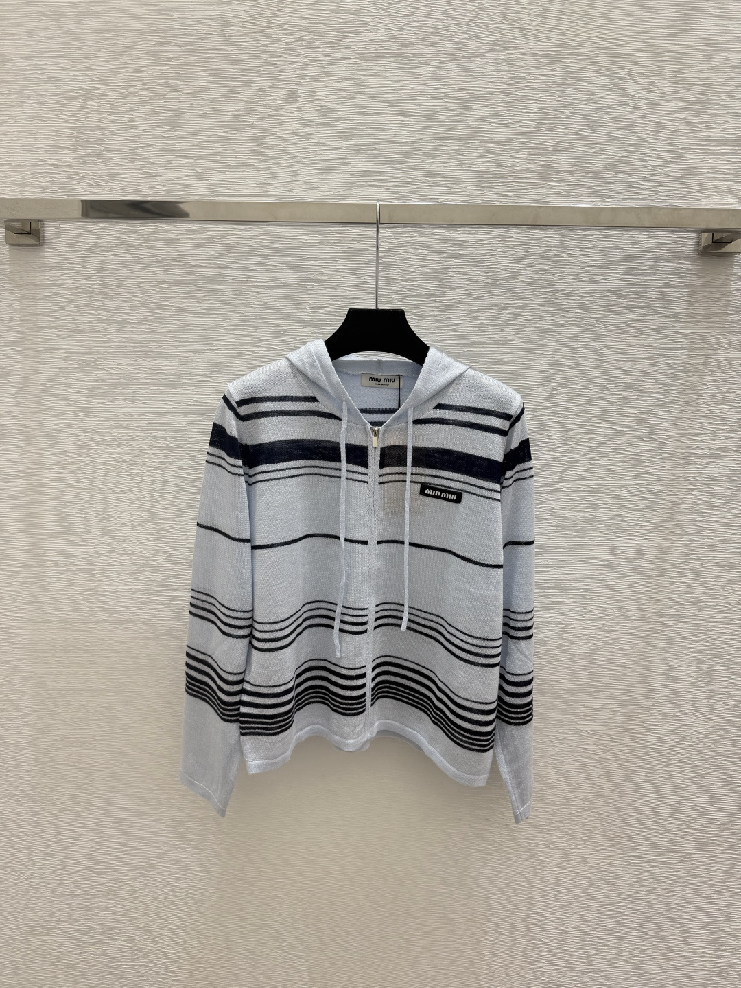 🆕M家🆕  春夏新款 撞色条纹连帽针织长袖开衫颜色：白色 蓝色尺码：36.38.40