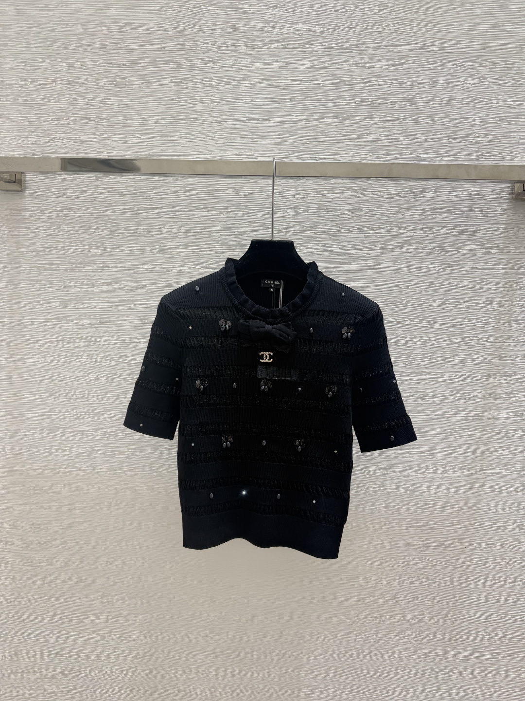 🆕CH家🆕  春夏新款 纯色钉珠圆领针织短袖颜色：白色 粉色 黑色尺码：36.38.40