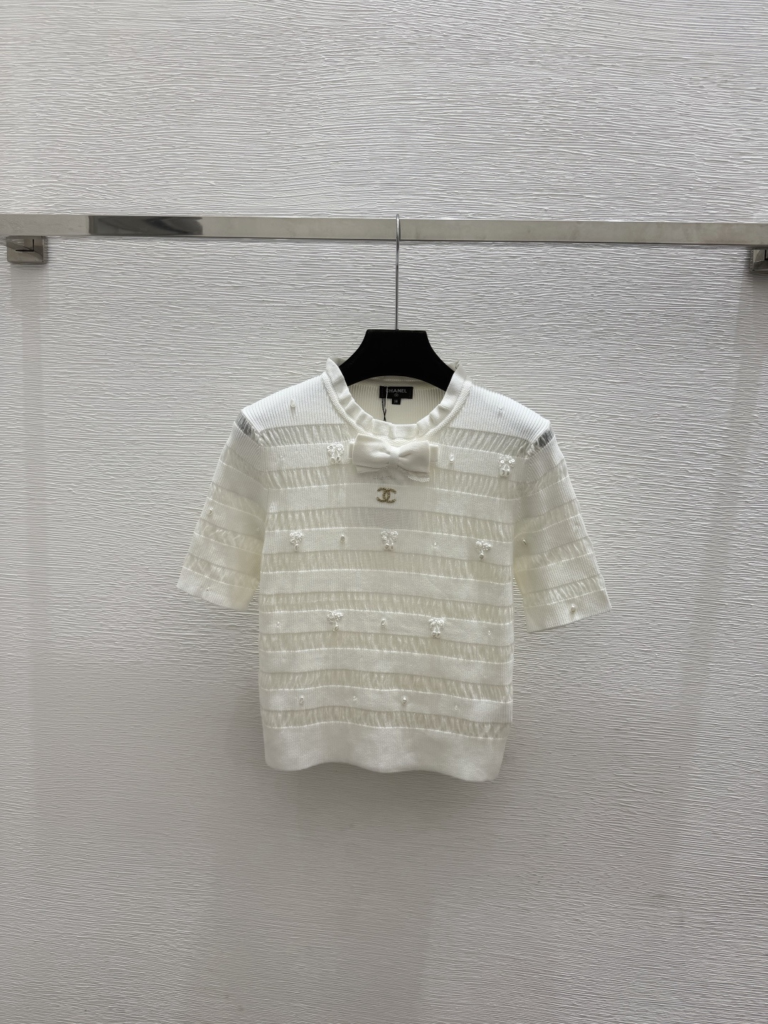🆕CH家🆕  春夏新款 纯色钉珠圆领针织短袖颜色：白色 粉色 黑色尺码：36.38.40