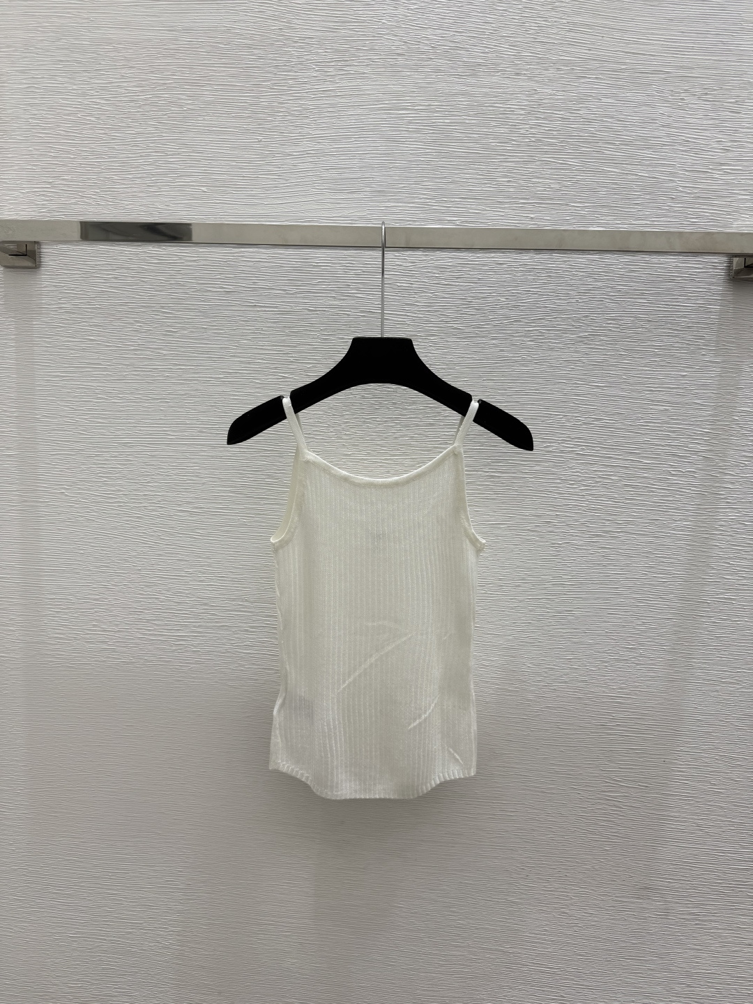 🆕D家🆕  春夏新款 纯色简约针织吊带两件套颜色：白色 黑色尺码：36.38.40