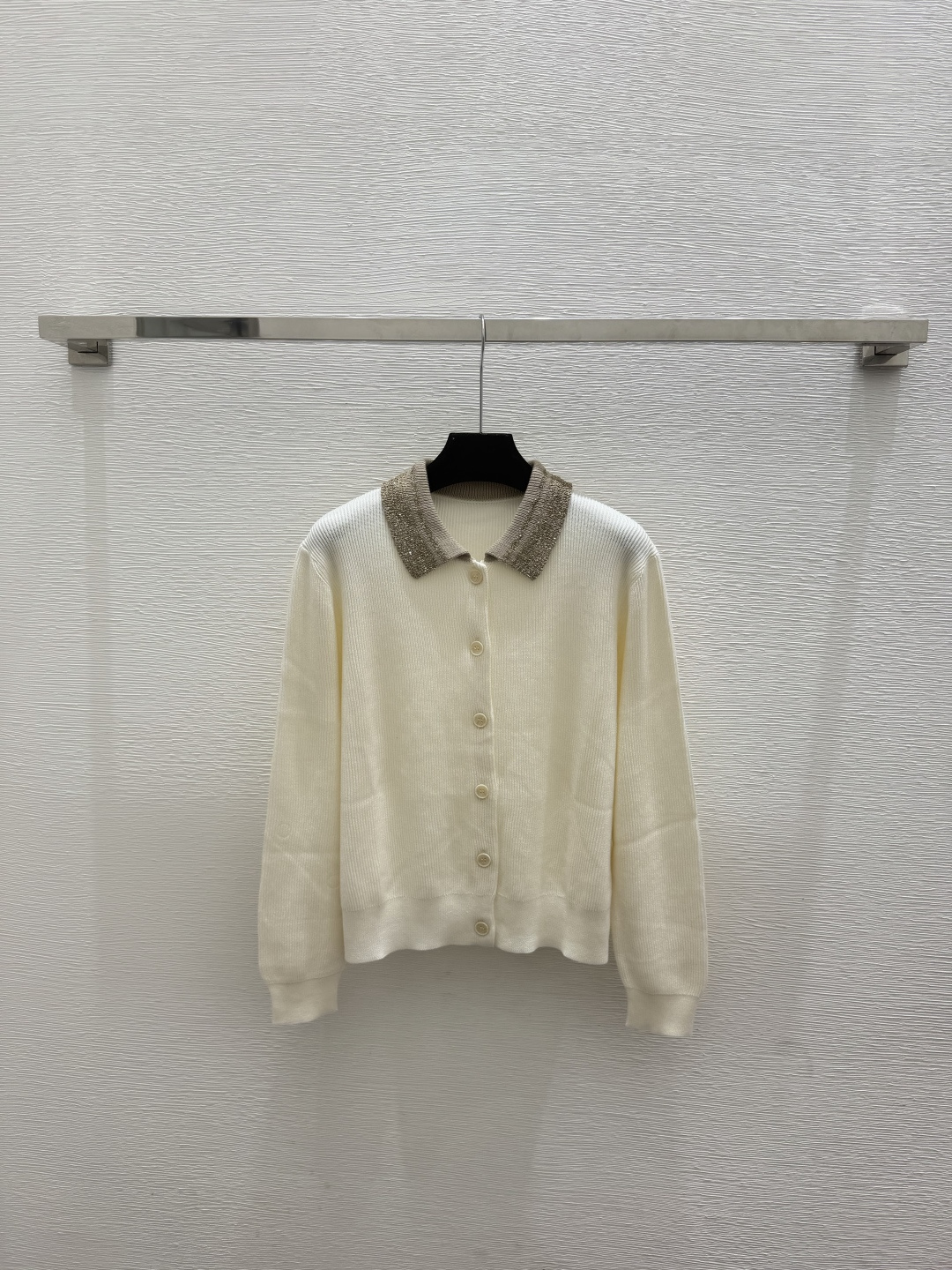🆕BC家🆕  春夏新款 撞色翻领针织长袖开衫颜色：杏色 宝蓝尺码：36.38.40
