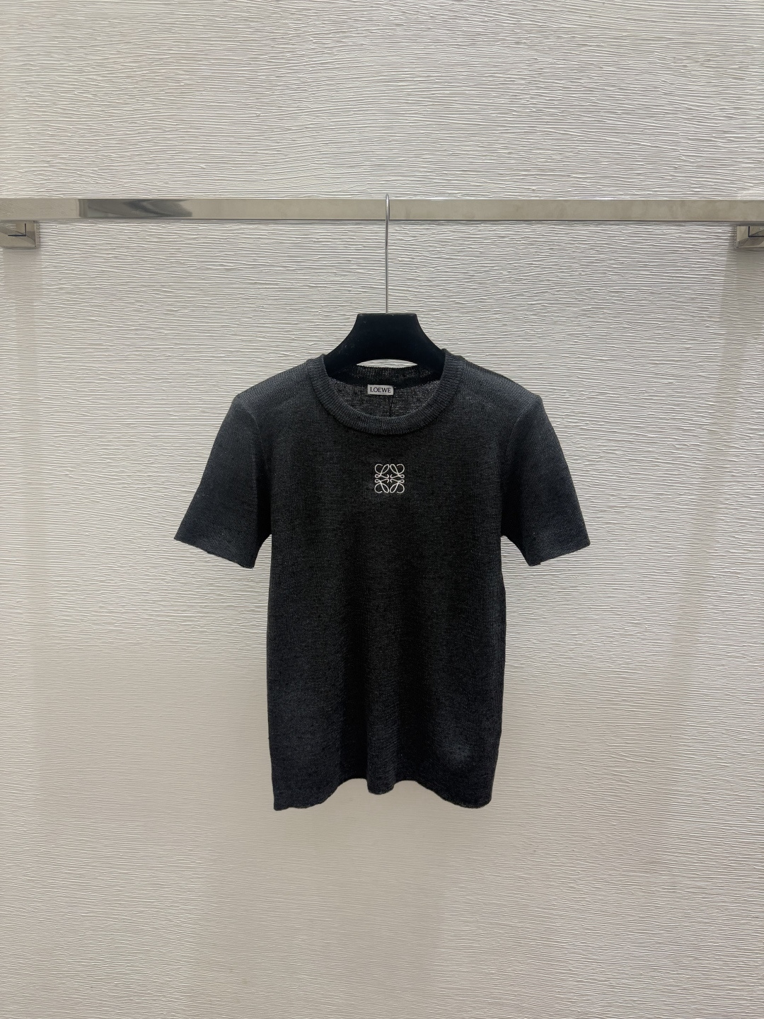 🆕LO家🆕  春夏新款 纯色简约圆领针织短袖颜色：白色 黑色尺码：36.38.40