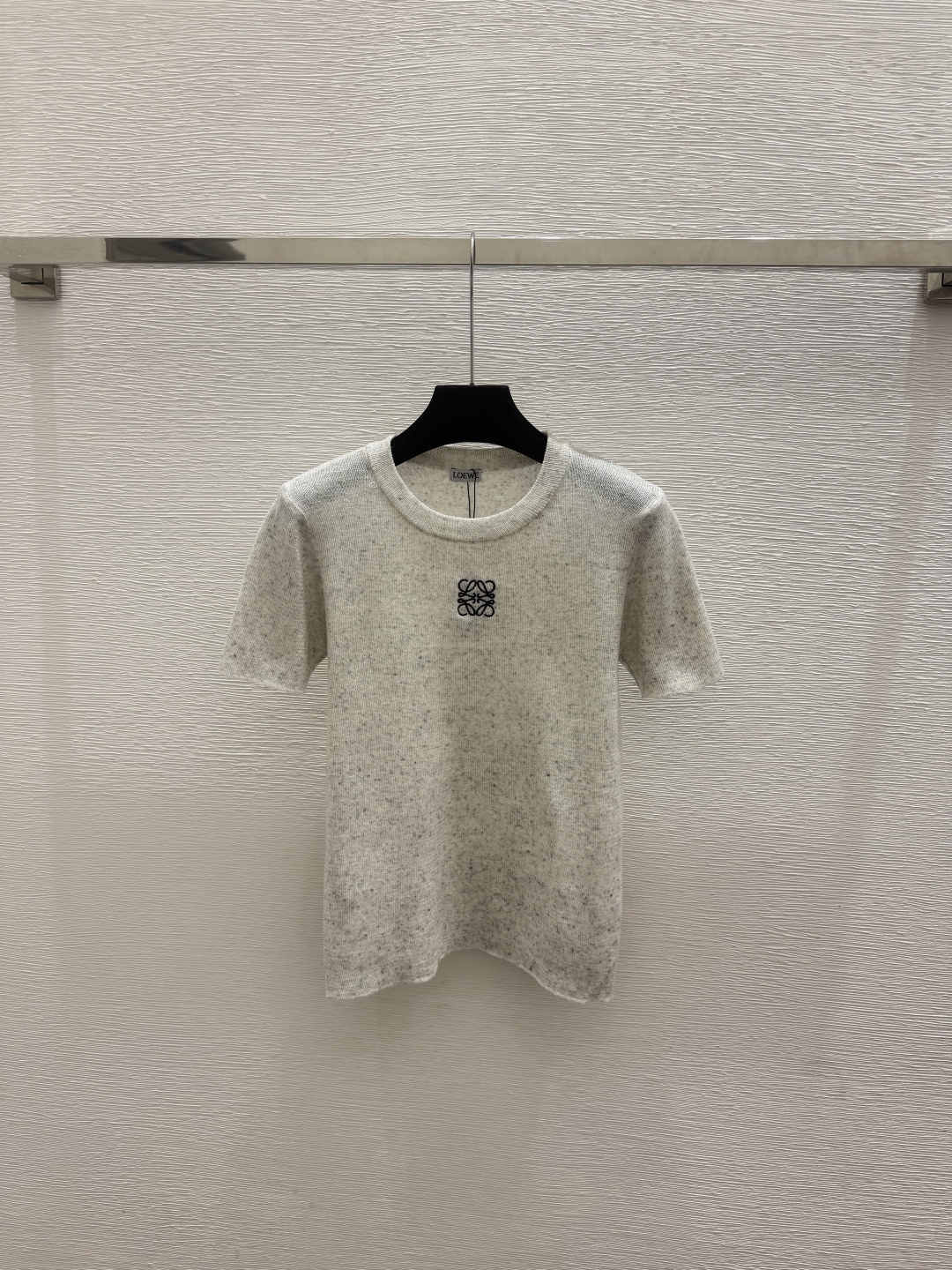 🆕LO家🆕  春夏新款 纯色简约圆领针织短袖颜色：白色 黑色尺码：36.38.40