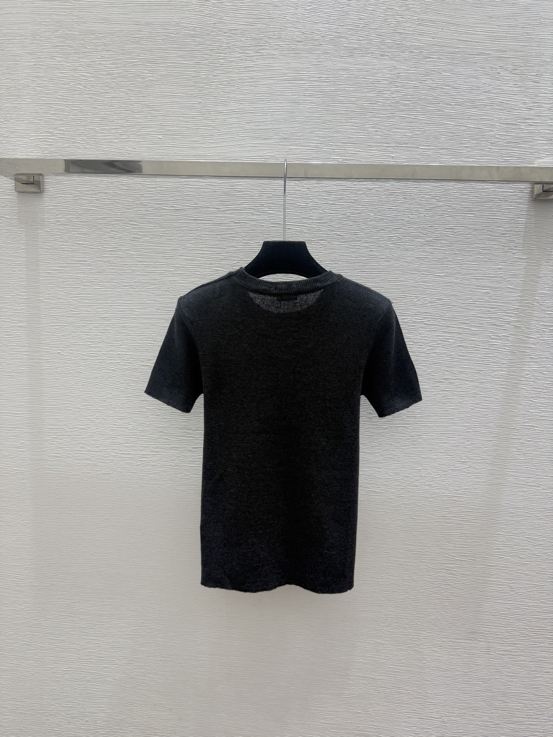 🆕LO家🆕  春夏新款 纯色简约圆领针织短袖颜色：白色 黑色尺码：36.38.40