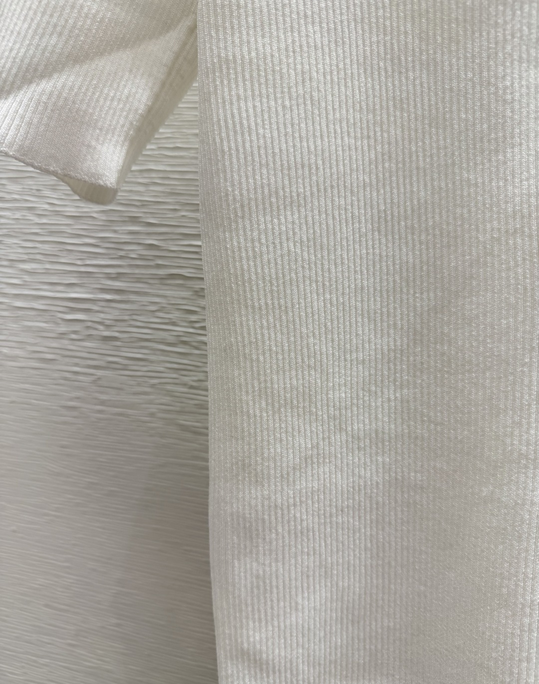 🆕CH家🆕  春夏新款 纯色简约圆领针织短袖颜色：白色 黑色尺码：36.38.40