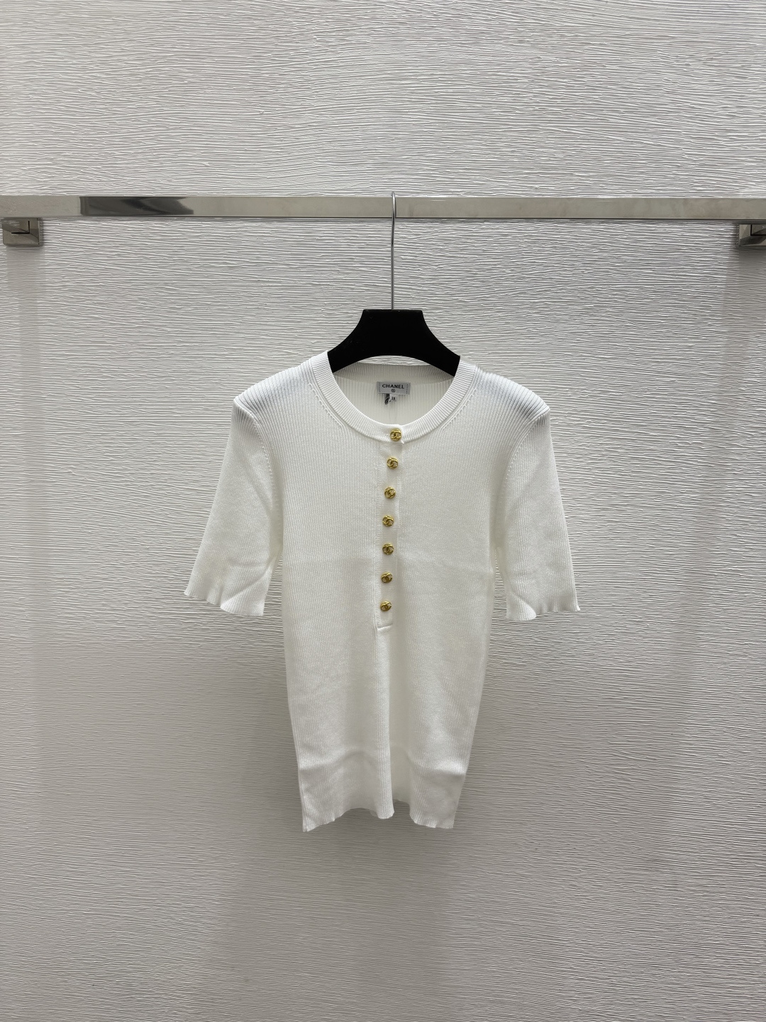 🆕CH家🆕  春夏新款 纯色简约圆领针织短袖颜色：白色 黑色尺码：36.38.40