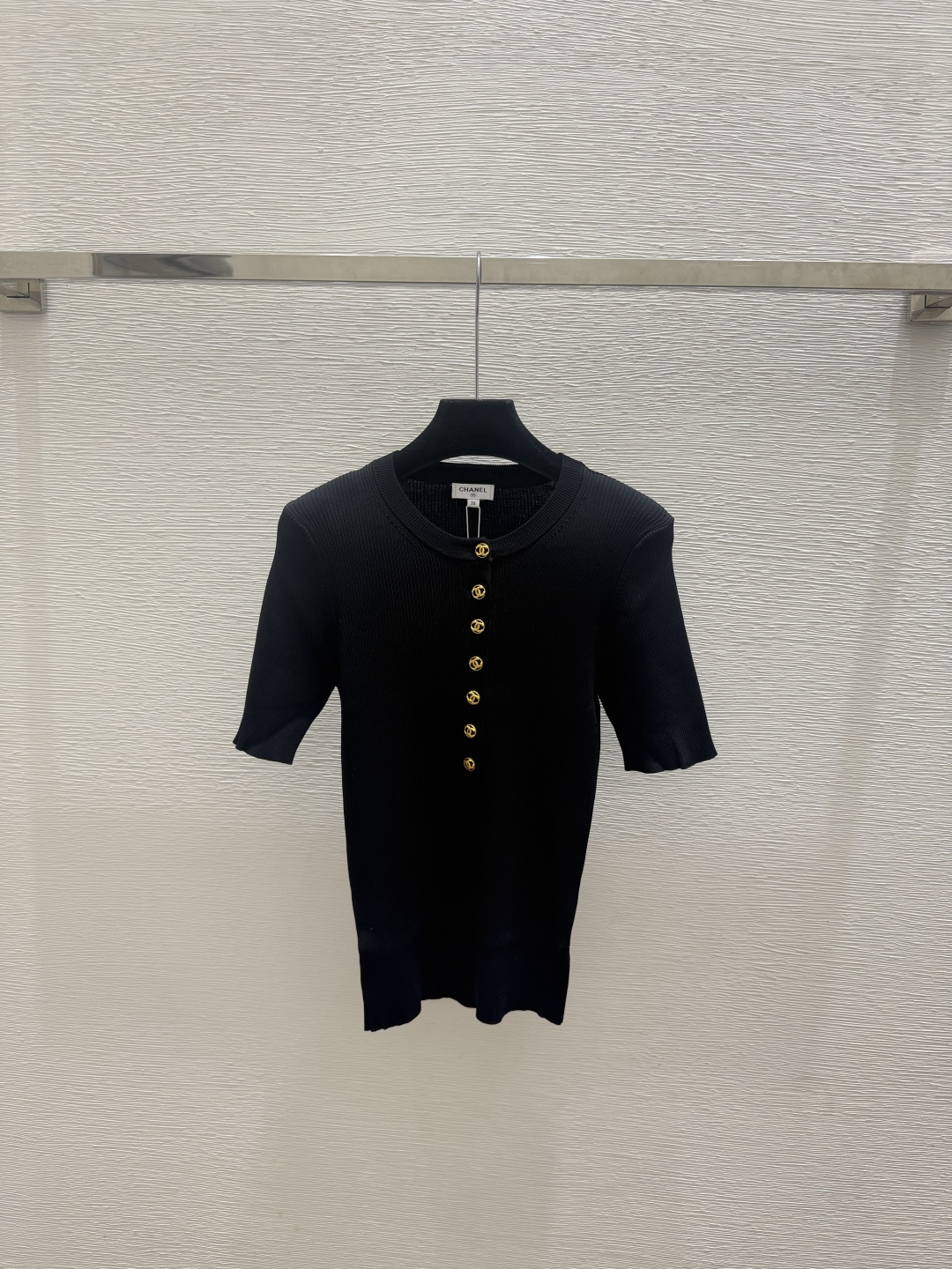 🆕CH家🆕  春夏新款 纯色简约圆领针织短袖颜色：白色 黑色尺码：36.38.40