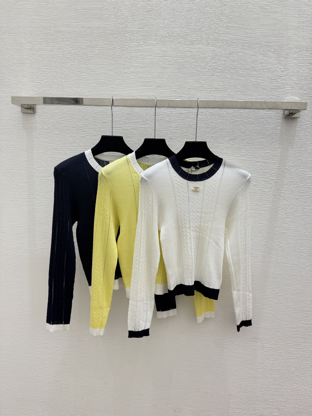 🆕CH家🆕  春夏新款 撞色简约圆领针织长袖颜色：白色 黄色 宝蓝尺码：36.38.40