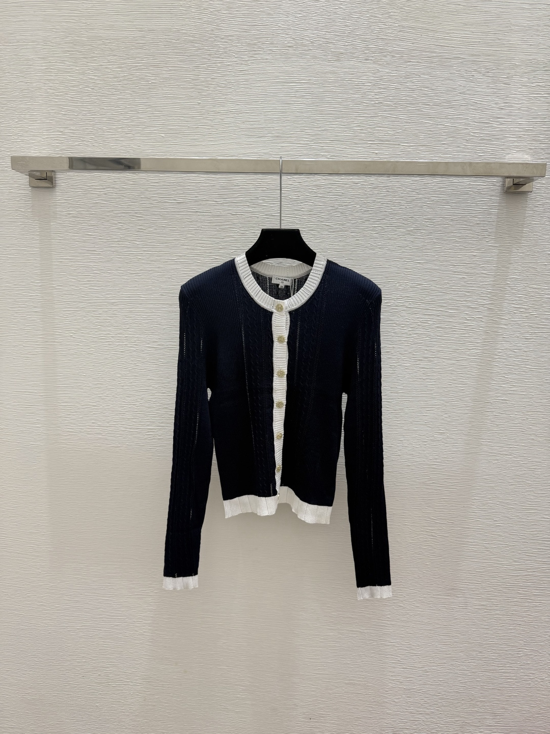 🆕CH家🆕  春夏新款 撞色简约圆领针织长袖开衫颜色：白色 黄色 宝蓝尺码：36.38.40