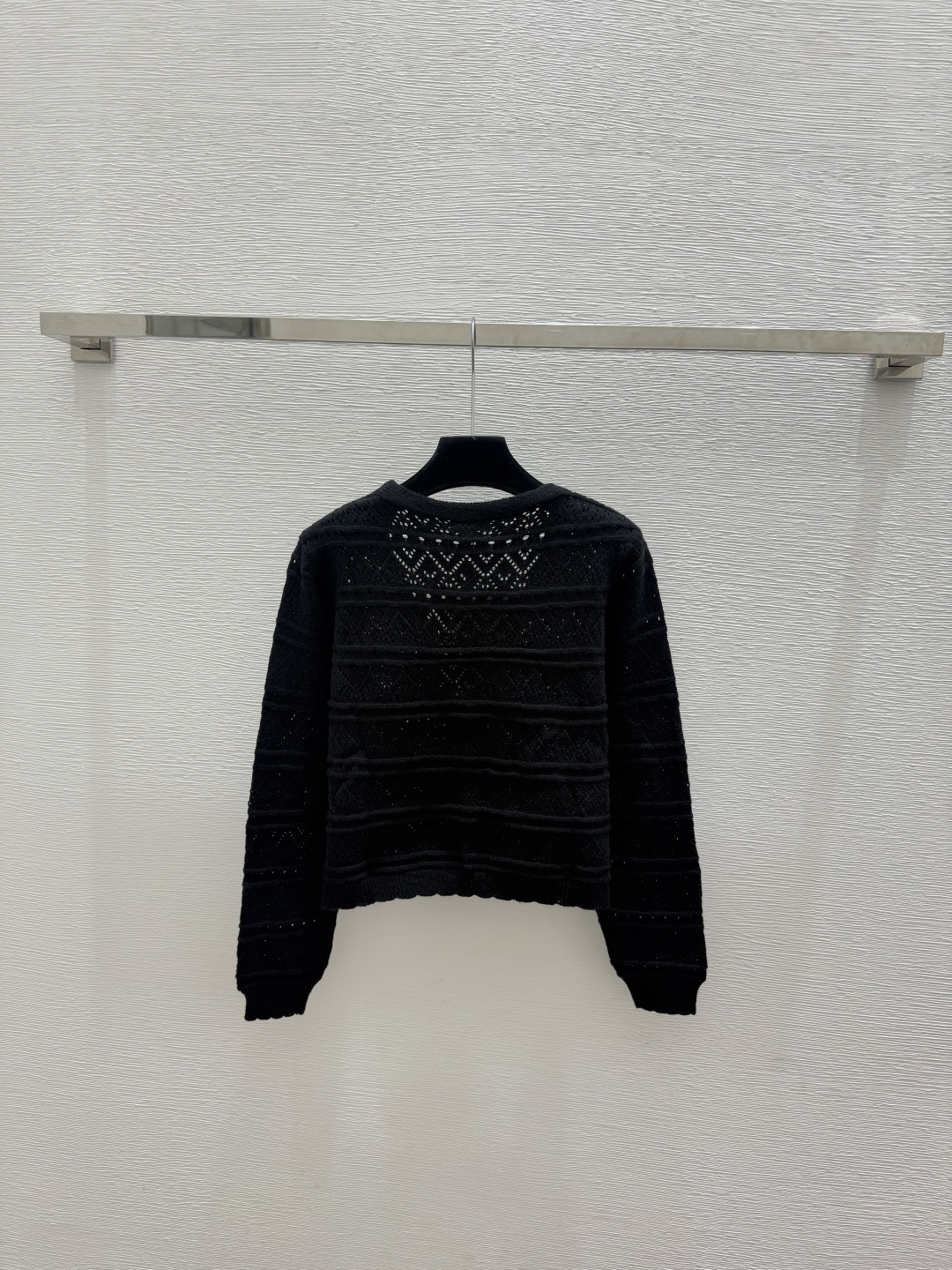 🆕CH家🆕  春夏新款 纯色简约V领针织长袖开衫颜色：白色 黑色尺码：36.38.40