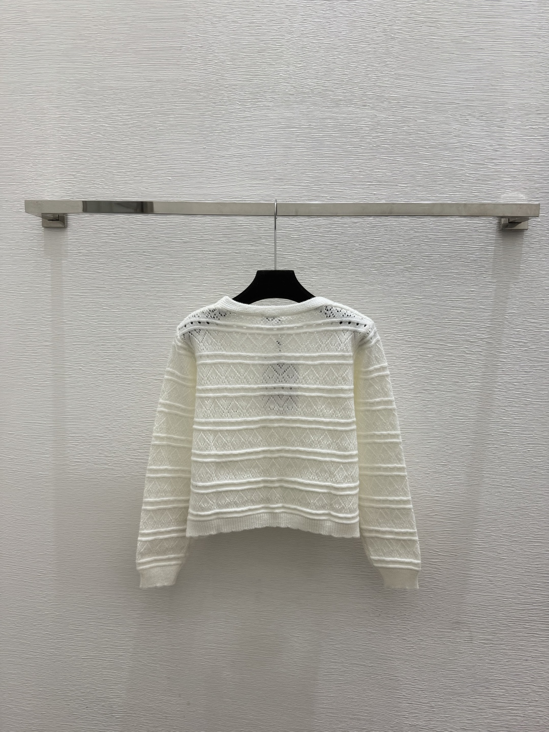 🆕CH家🆕  春夏新款 纯色简约V领针织长袖开衫颜色：白色 黑色尺码：36.38.40