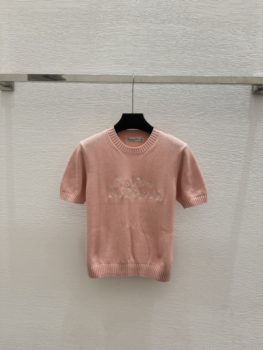 🆕D家🆕  春夏新款 撞色字母圆领针织短袖颜色：粉色 宝蓝尺码：36.38.40