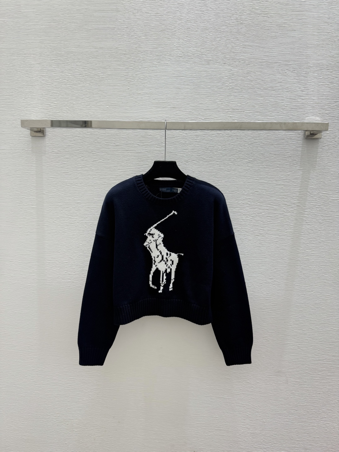 🆕PO家🆕  春夏新款 撞色战马圆领针织长袖颜色：白色 黑色尺码：36.38.40