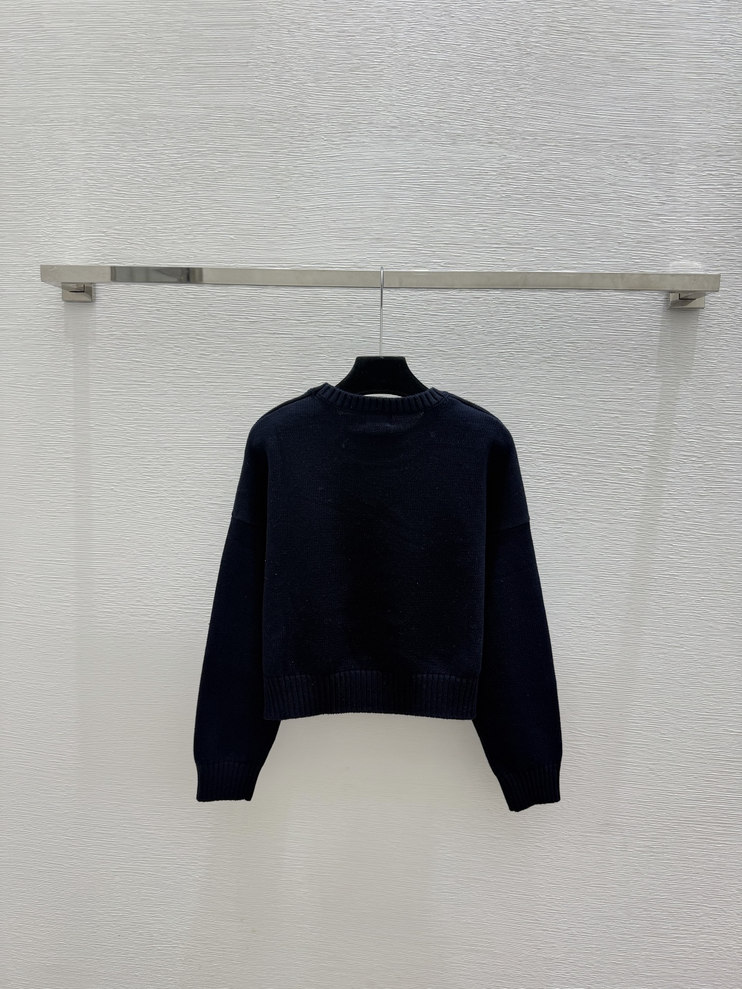 🆕PO家🆕  春夏新款 撞色战马圆领针织长袖颜色：白色 黑色尺码：36.38.40
