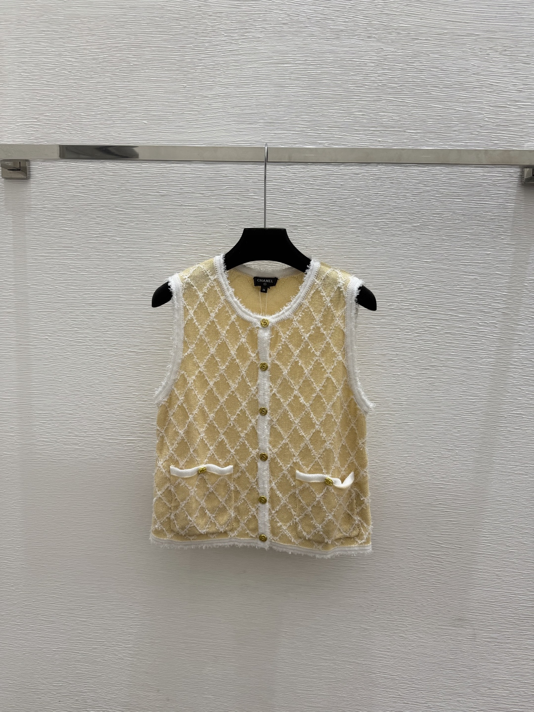 🆕CH家🆕  春夏新款 撞色菱格圆领针织背心开衫颜色：黄色 白色 黑色尺码：36.38.40