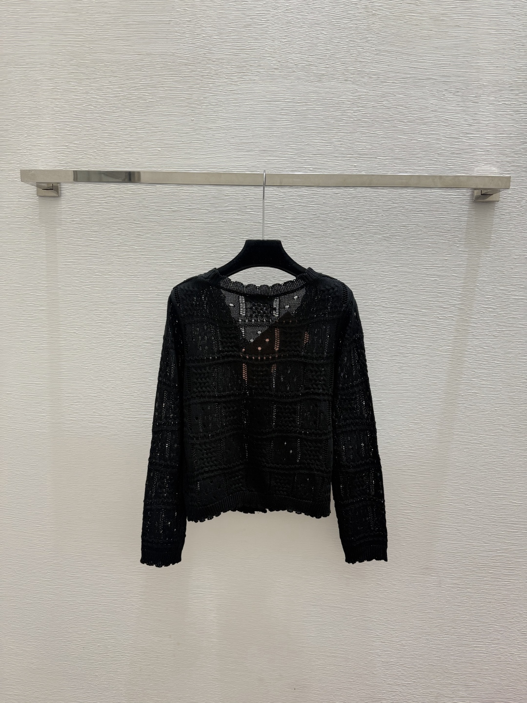 🆕M家🆕  春夏新款 纯色简约镂空V领针织长袖开衫颜色：白色 黑色尺码：36.38.40