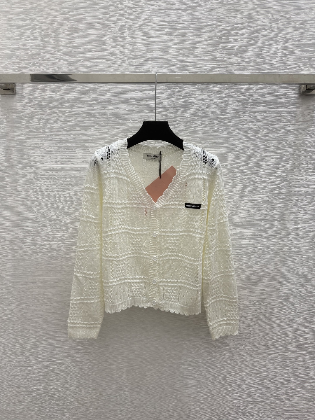 🆕M家🆕  春夏新款 纯色简约镂空V领针织长袖开衫颜色：白色 黑色尺码：36.38.40
