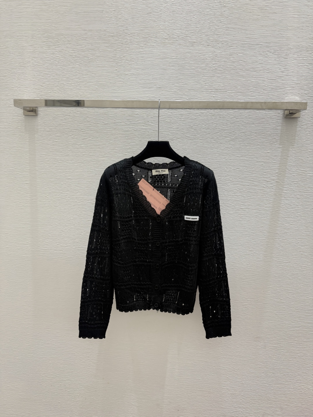 🆕M家🆕  春夏新款 纯色简约镂空V领针织长袖开衫颜色：白色 黑色尺码：36.38.40