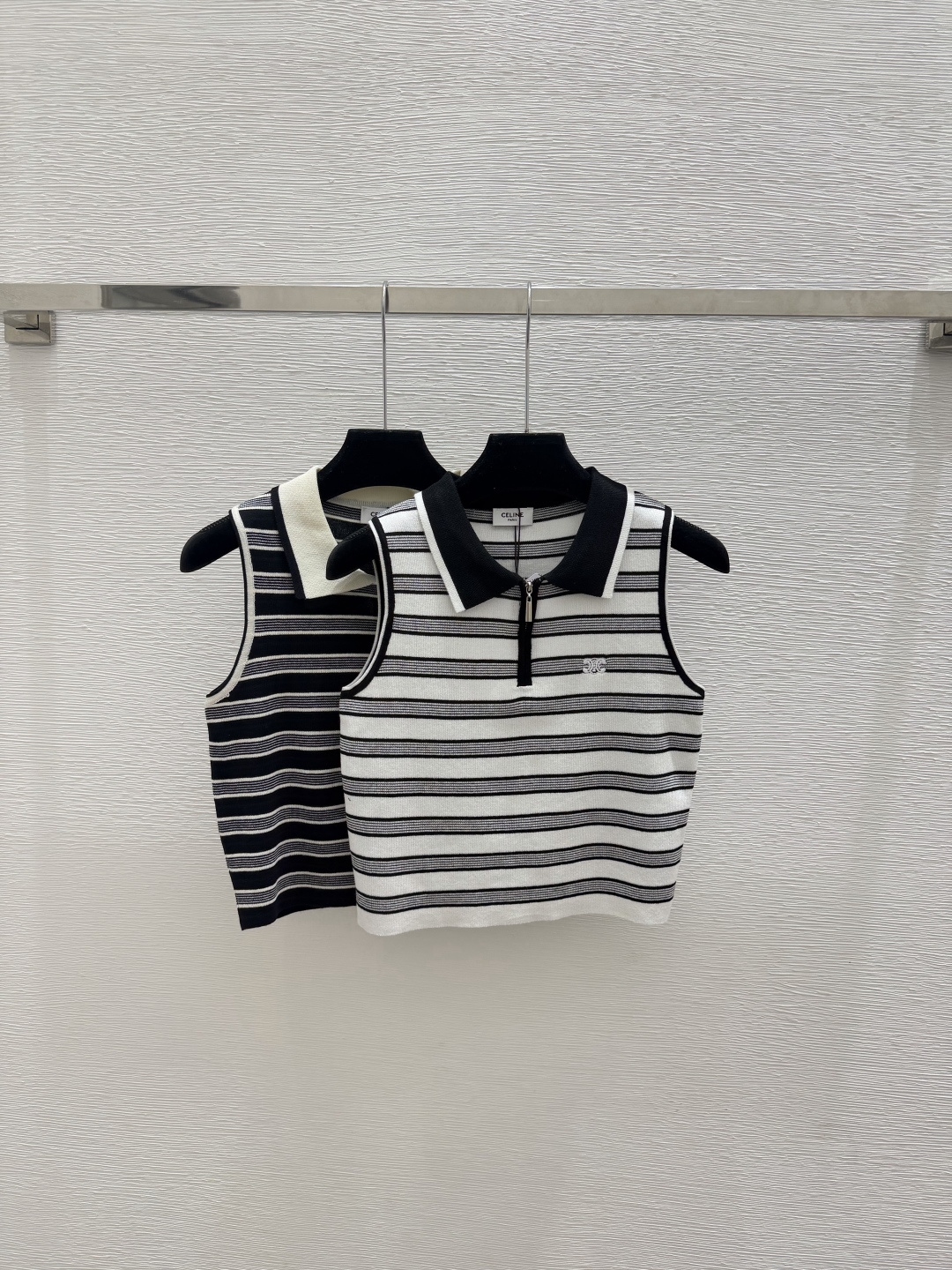 🆕CE家🆕  春夏新款 撞色条纹翻领针织背心颜色：白色 黑色尺码：36.38.40